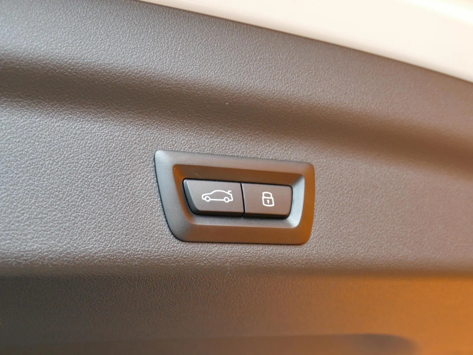 BMW X1 - Miniature 21 sur 32 - Cliquer pour voir cette photo