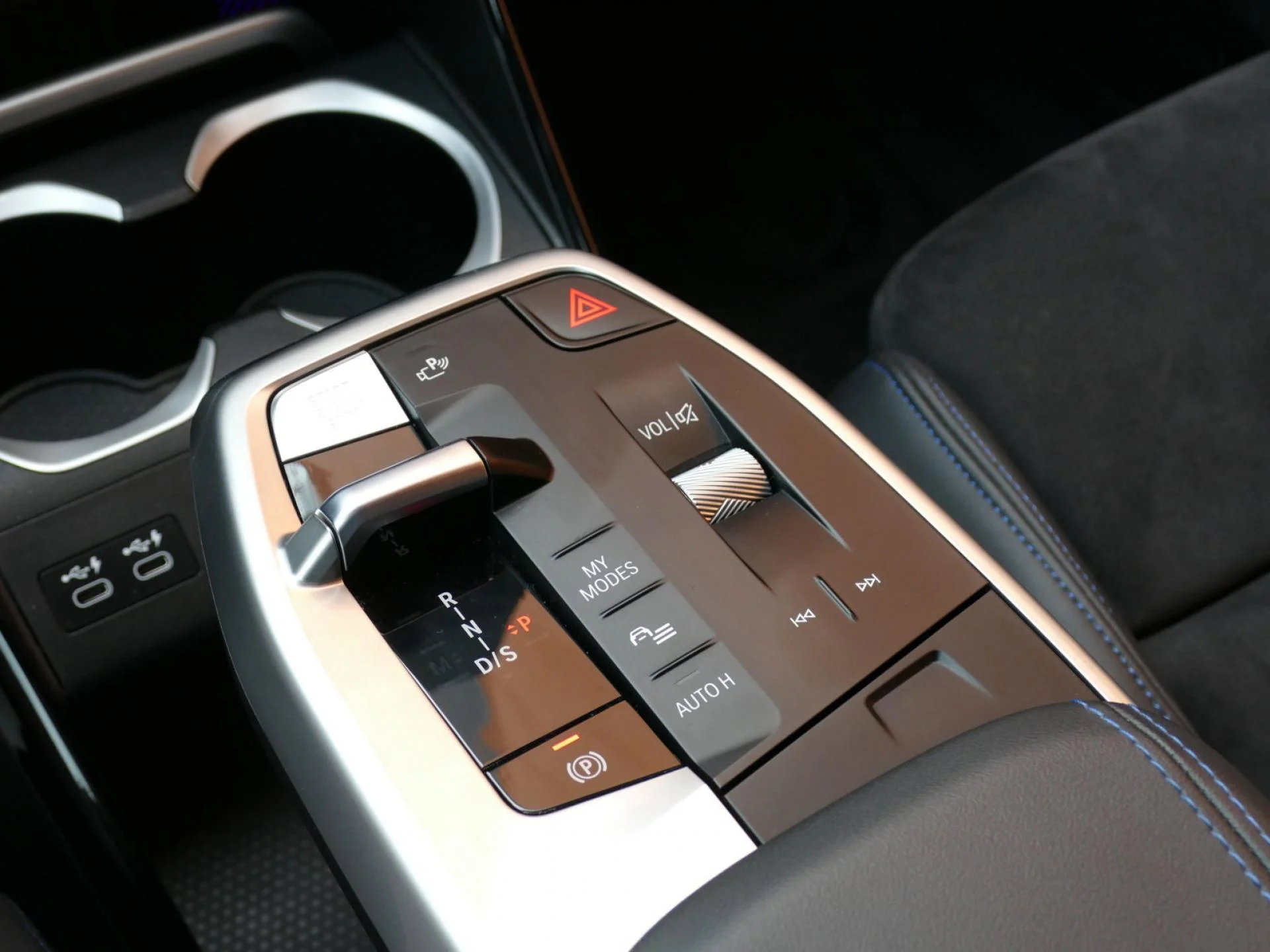 BMW X1 - Miniature 18 sur 32 - Cliquer pour voir cette photo
