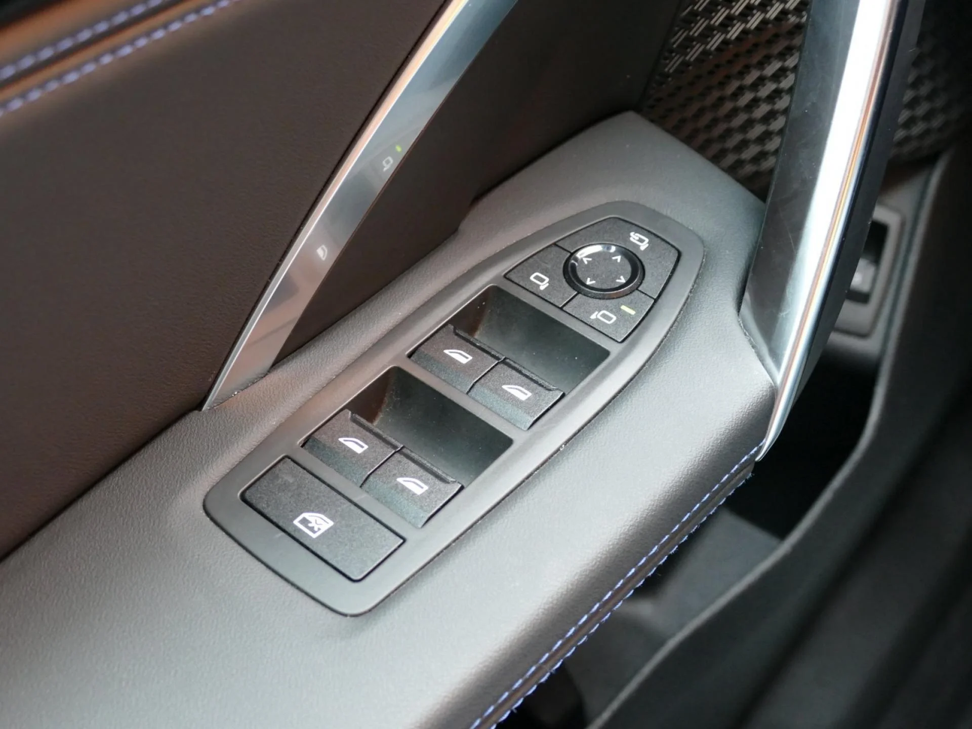 BMW X1 - Miniature 22 sur 32 - Cliquer pour voir cette photo