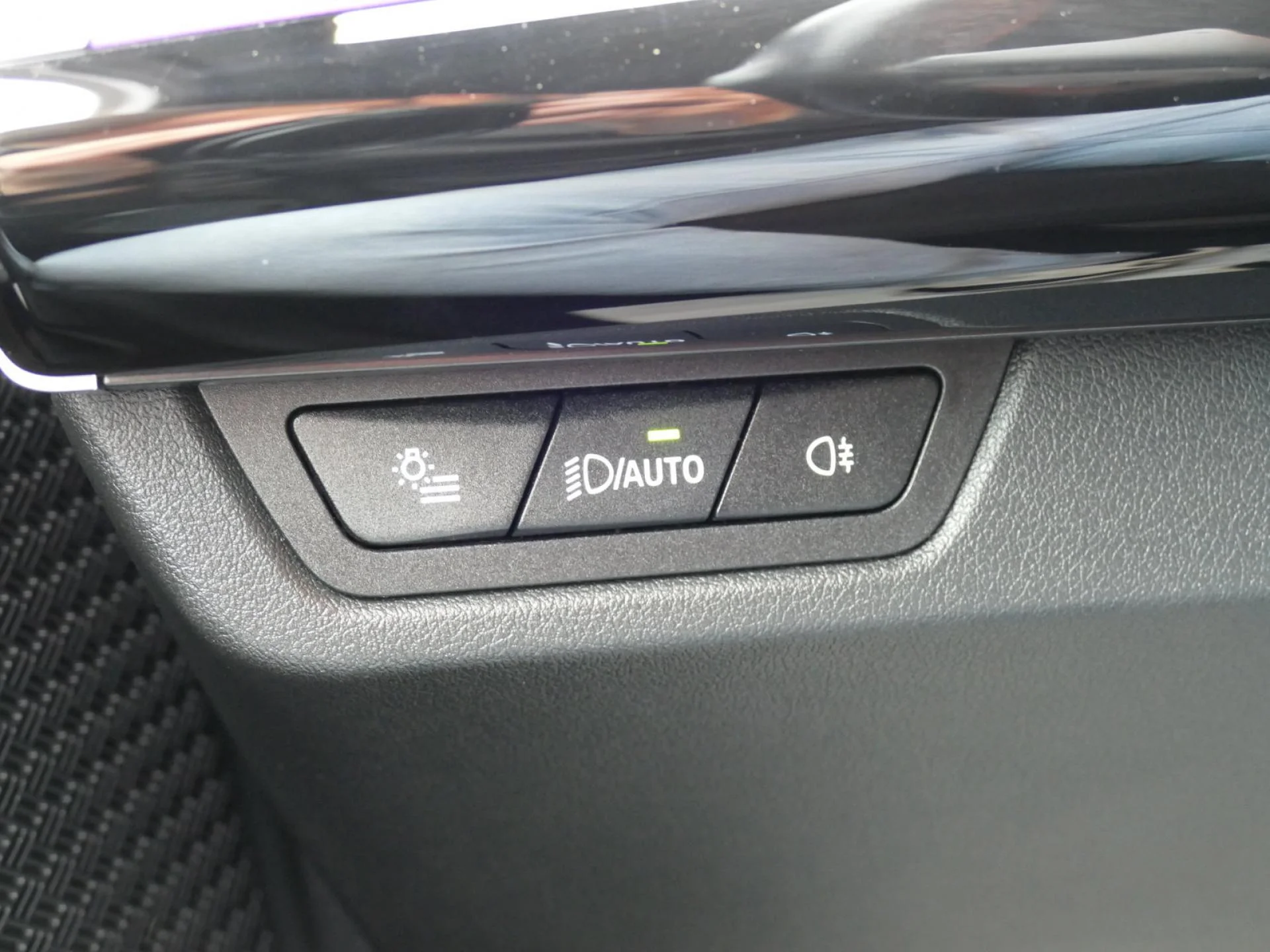 BMW X1 - Miniature 20 sur 32 - Cliquer pour voir cette photo