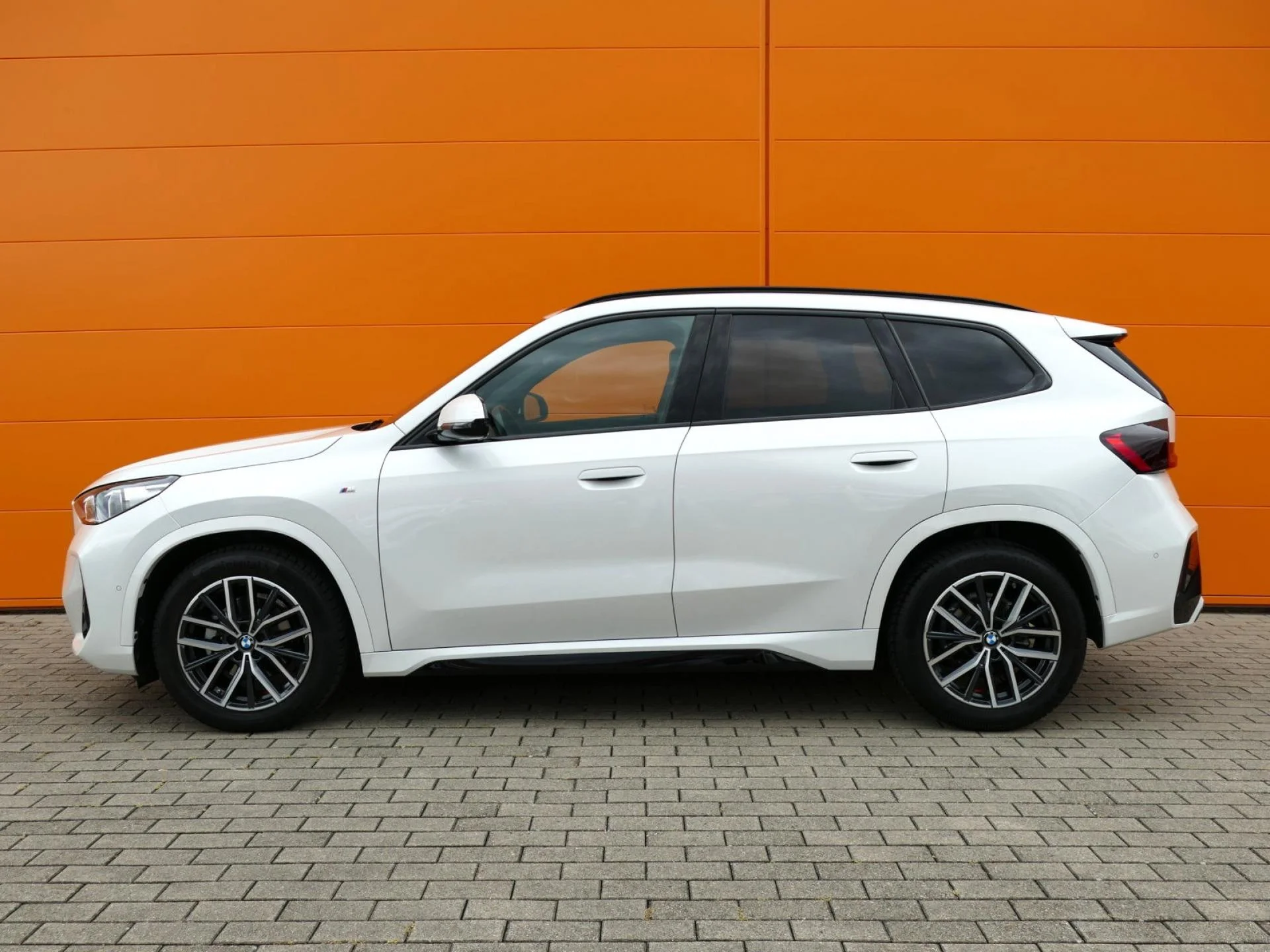 BMW X1 - Miniature 3 sur 32 - Cliquer pour voir cette photo