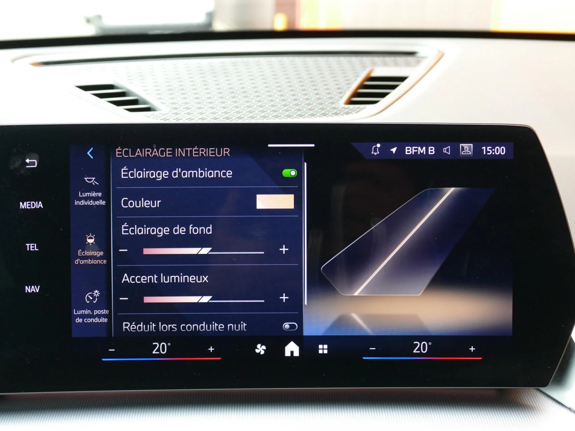 BMW X1 - Miniature 14 sur 32 - Cliquer pour voir cette photo