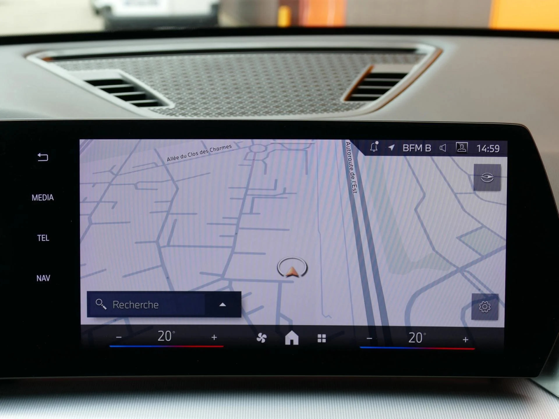 BMW X1 - Miniature 9 sur 32 - Cliquer pour voir cette photo