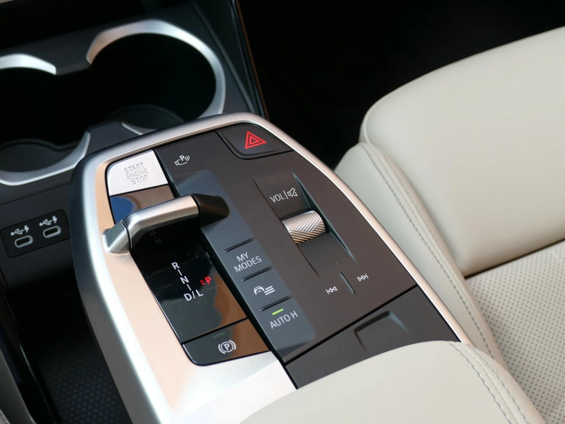 BMW X1 - Miniature 19 sur 32 - Cliquer pour voir cette photo