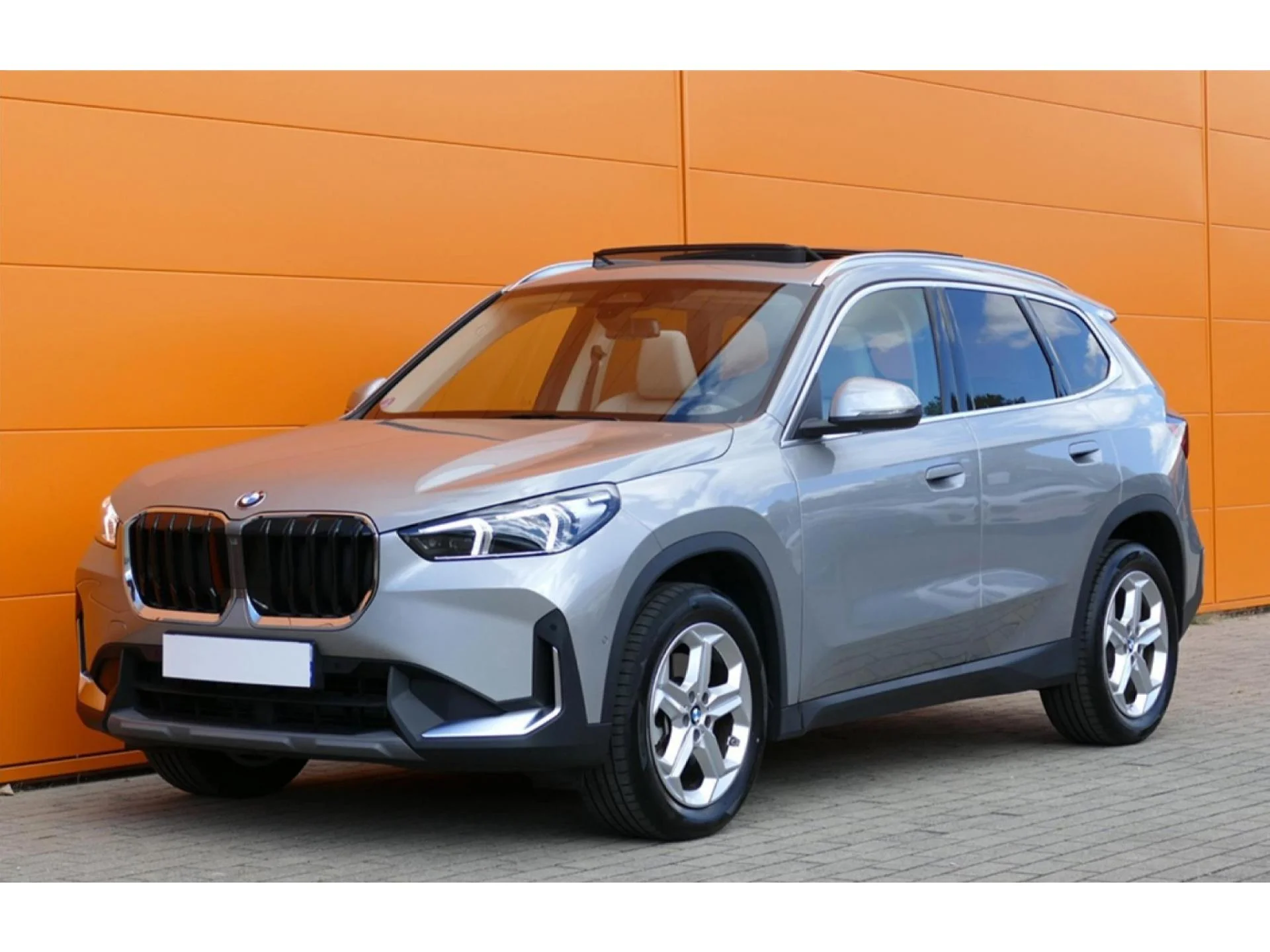 BMW X1 - Miniature 3 sur 32 - Cliquer pour voir cette photo