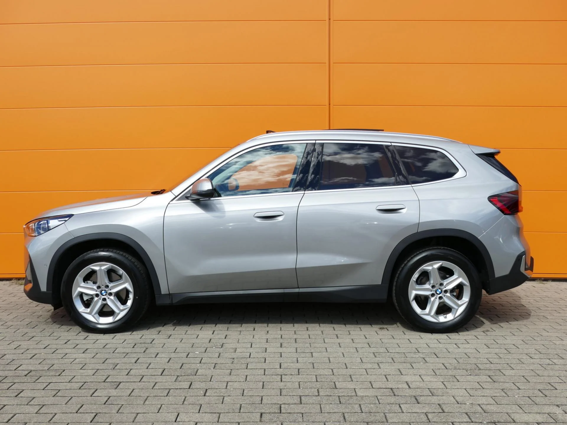 BMW X1 - Miniature 4 sur 32 - Cliquer pour voir cette photo