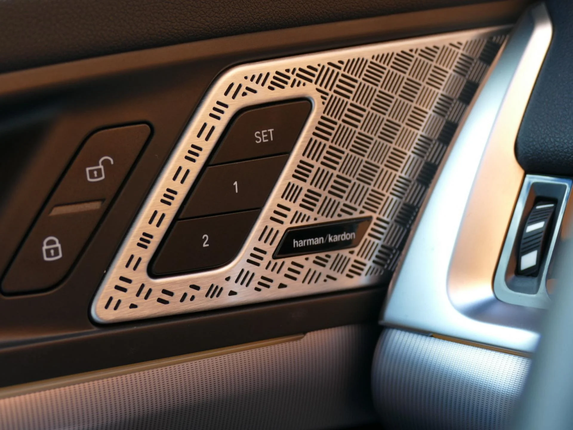BMW X1 - Miniature 20 sur 32 - Cliquer pour voir cette photo