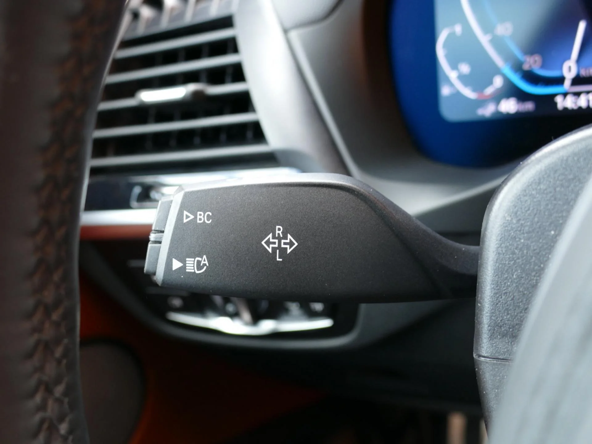 BMW X3 - Miniature 31 sur 40 - Cliquer pour voir cette photo
