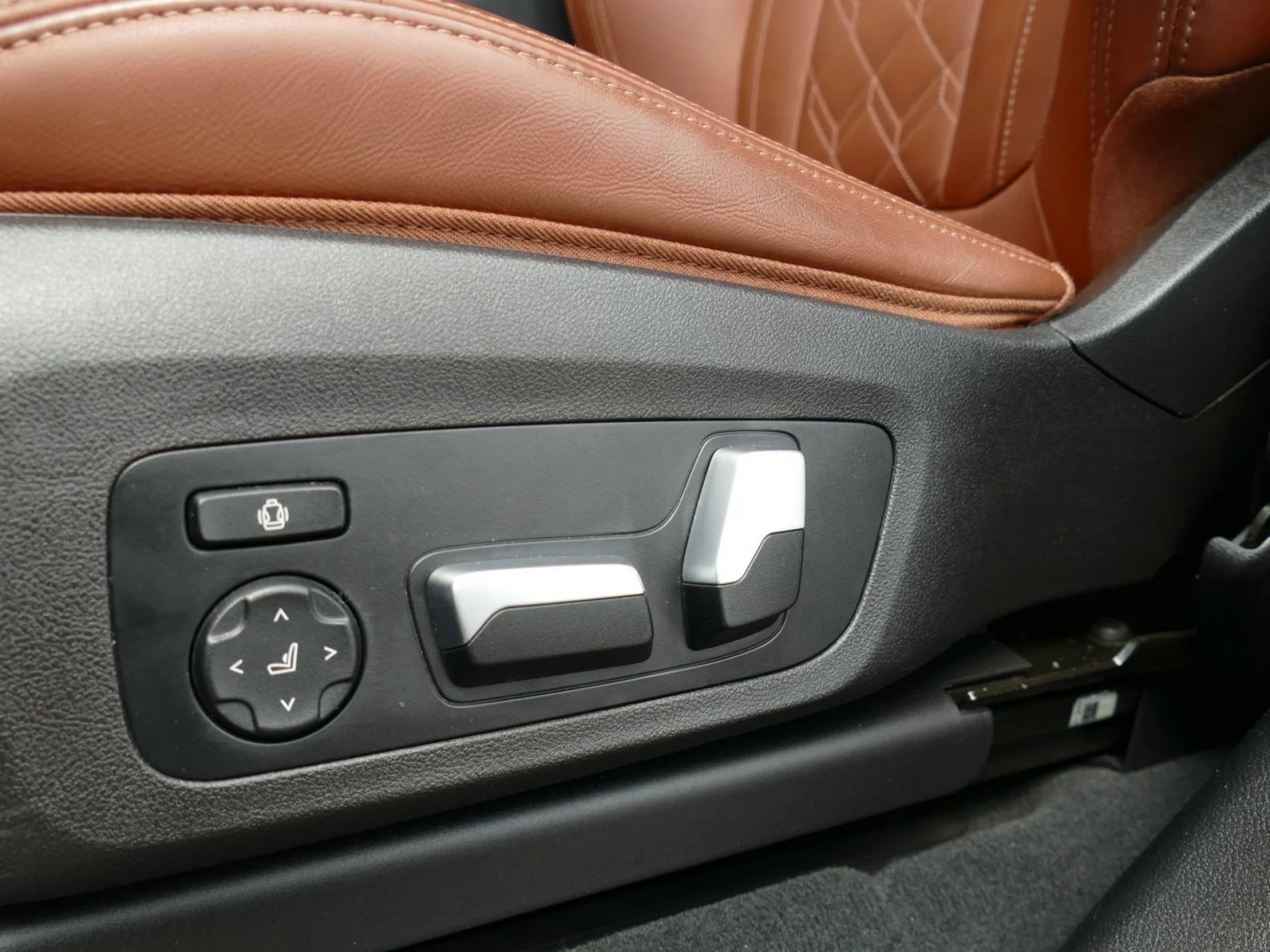 BMW X3 - Miniature 24 sur 40 - Cliquer pour voir cette photo