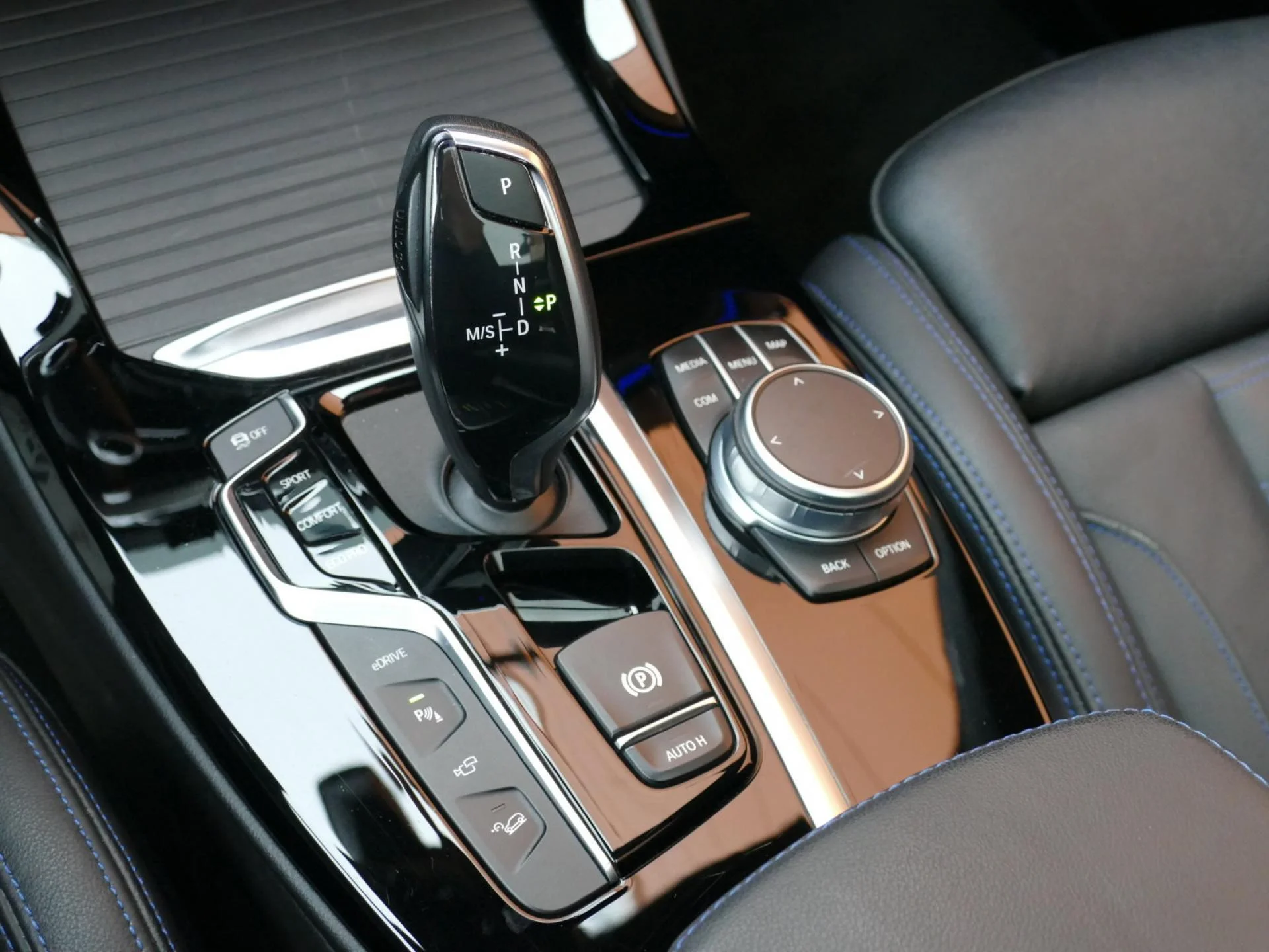 BMW X3 - Miniature 19 sur 36 - Cliquer pour voir cette photo