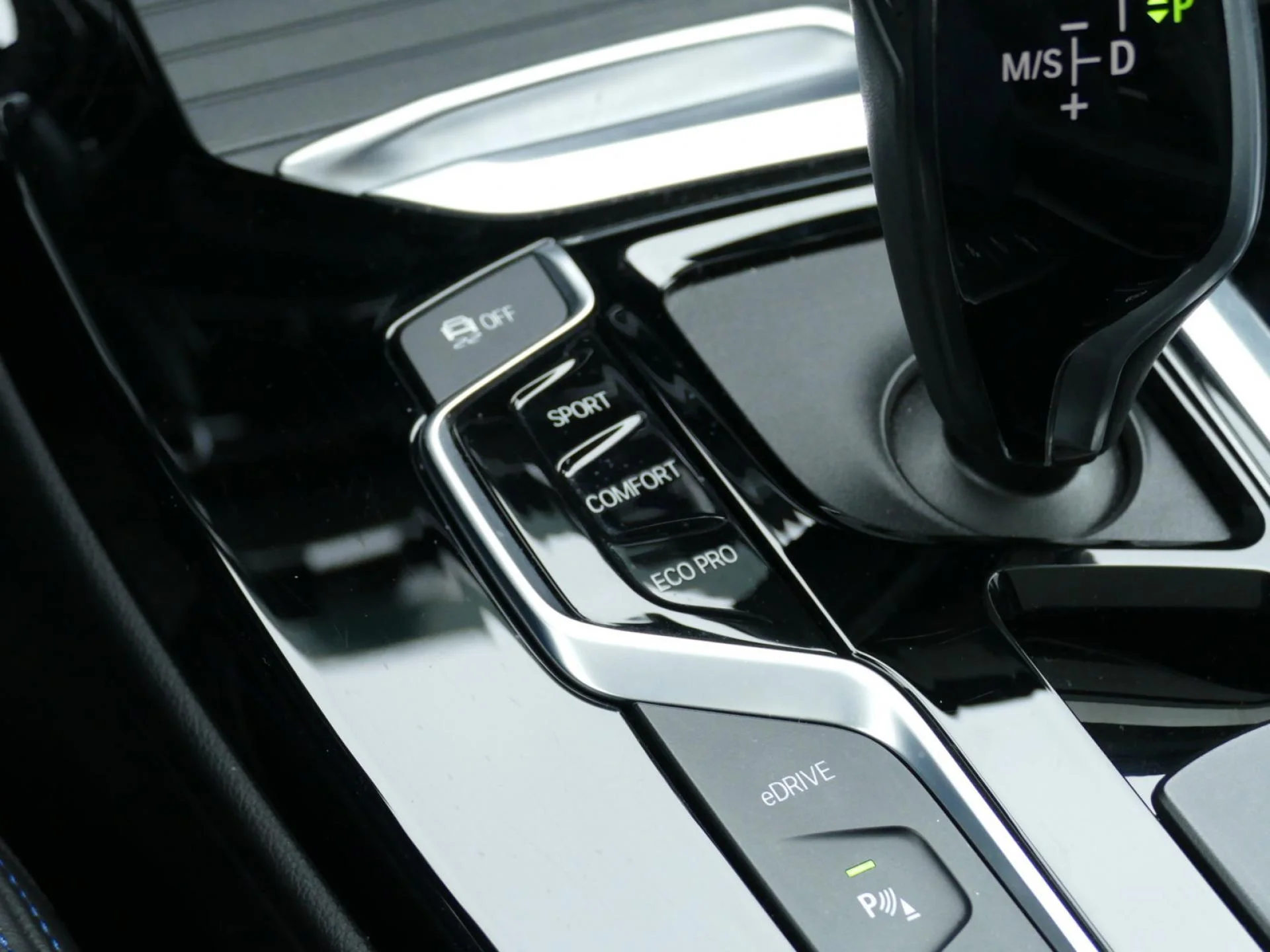 BMW X3 - Miniature 25 sur 36 - Cliquer pour voir cette photo