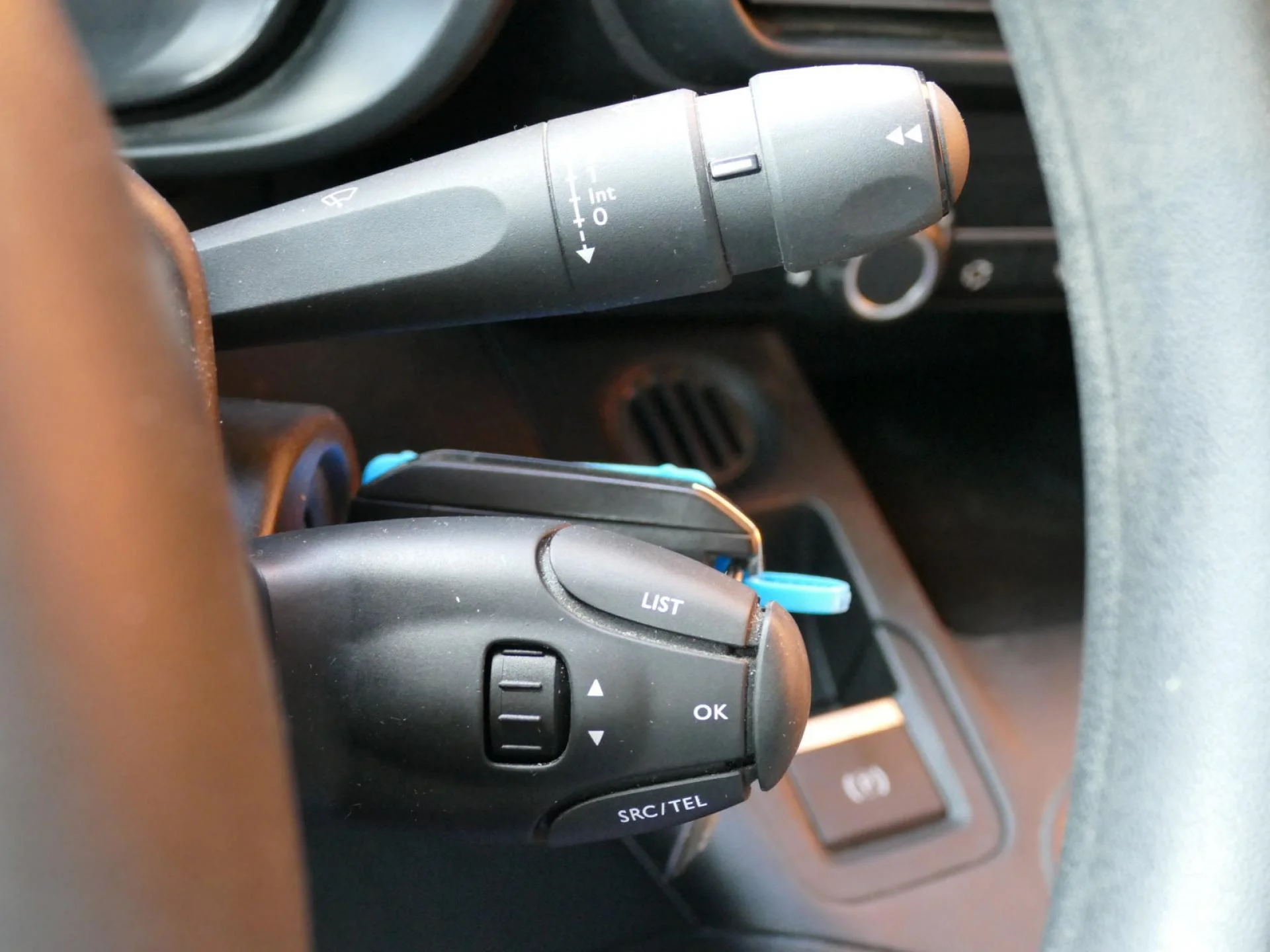 CITROEN BERLINGO - Miniature 21 sur 32 - Cliquer pour voir cette photo
