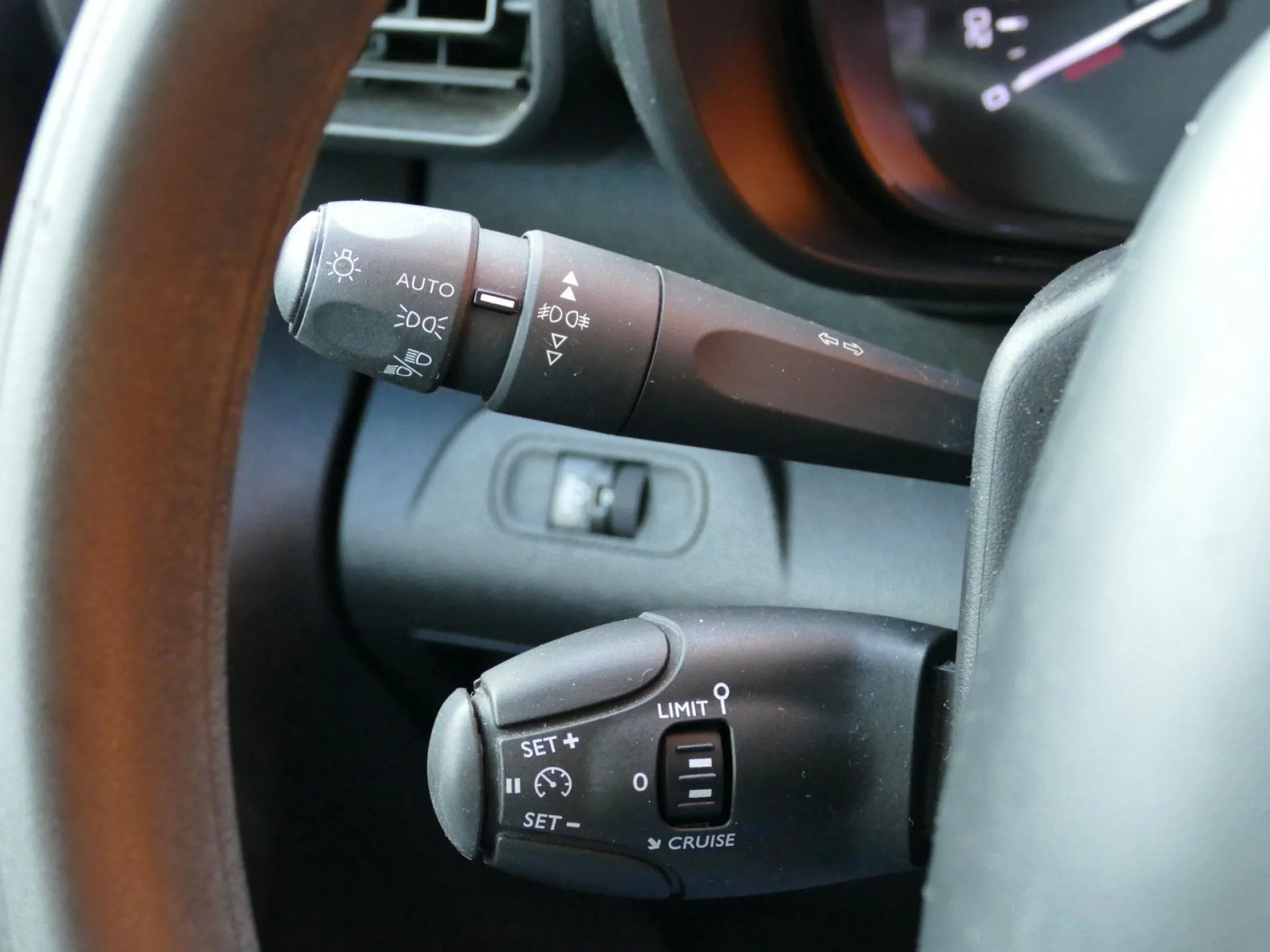 CITROEN BERLINGO - Miniature 20 sur 32 - Cliquer pour voir cette photo