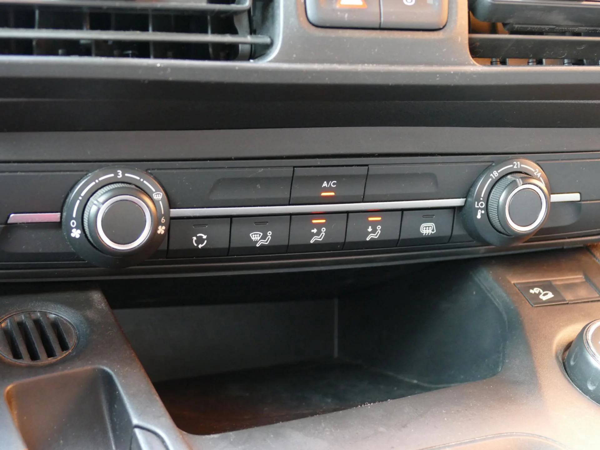 CITROEN BERLINGO - Miniature 10 sur 32 - Cliquer pour voir cette photo