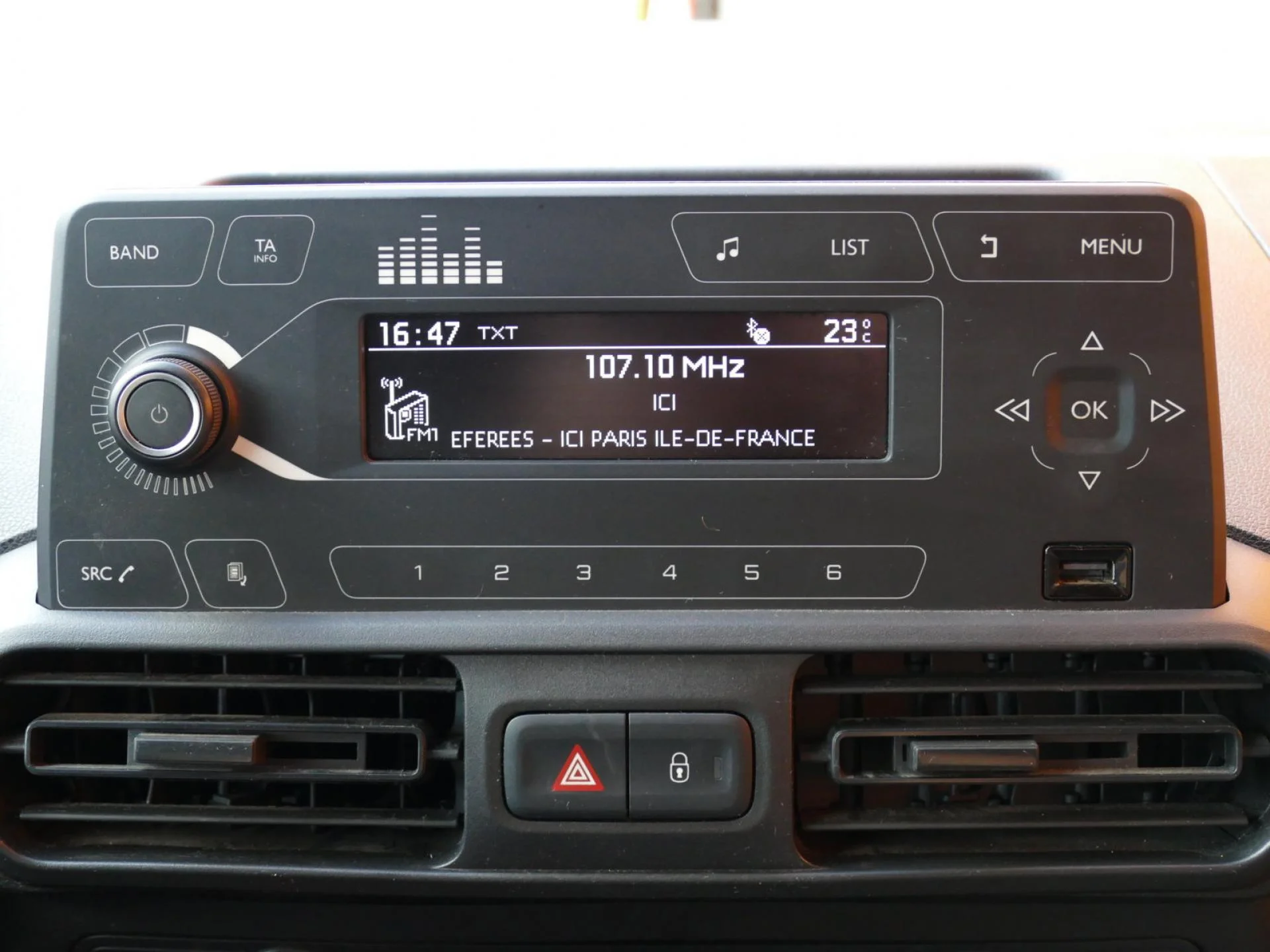 CITROEN BERLINGO - Miniature 8 sur 32 - Cliquer pour voir cette photo