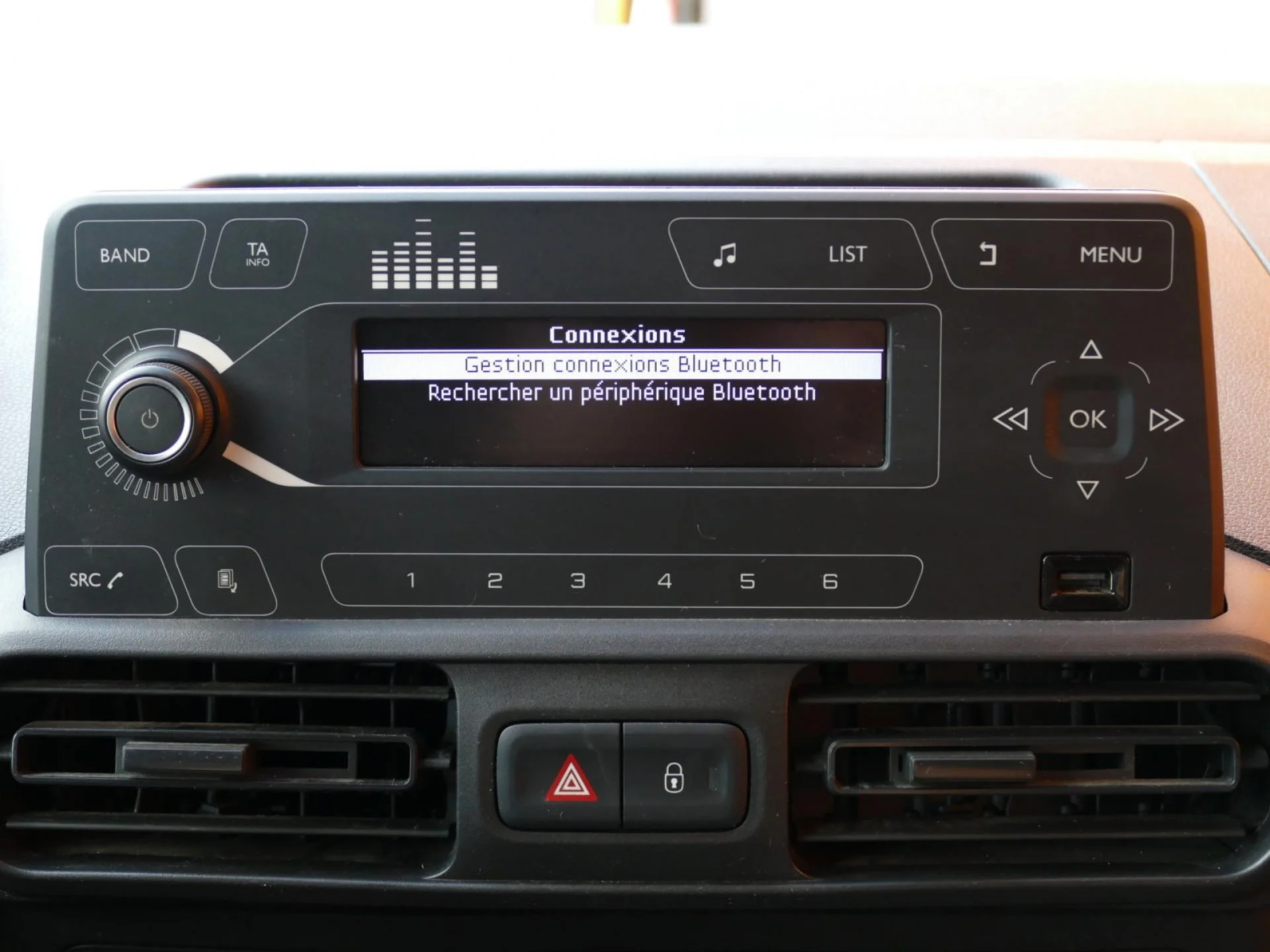 CITROEN BERLINGO - Miniature 9 sur 32 - Cliquer pour voir cette photo