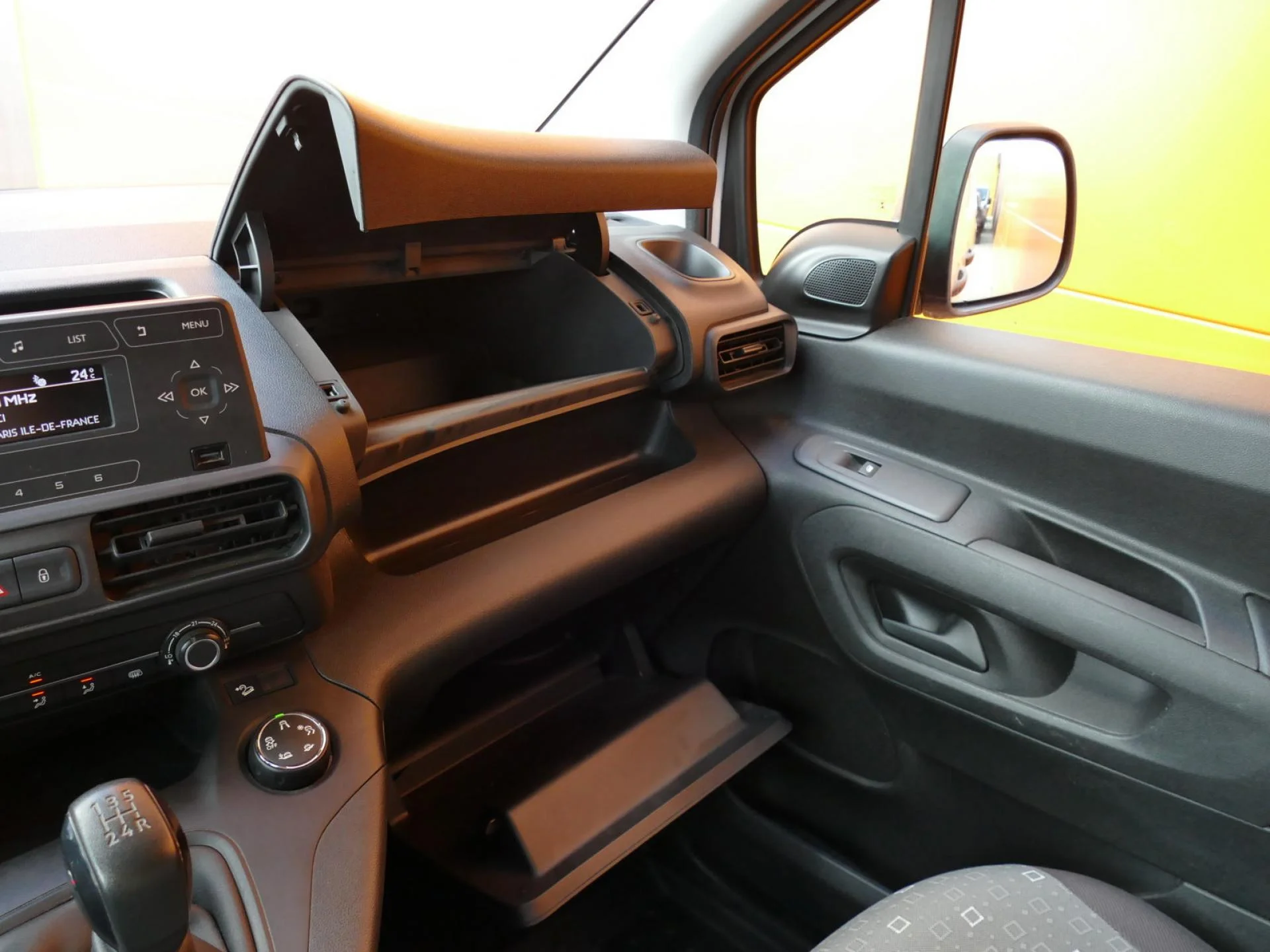CITROEN BERLINGO - Miniature 16 sur 32 - Cliquer pour voir cette photo