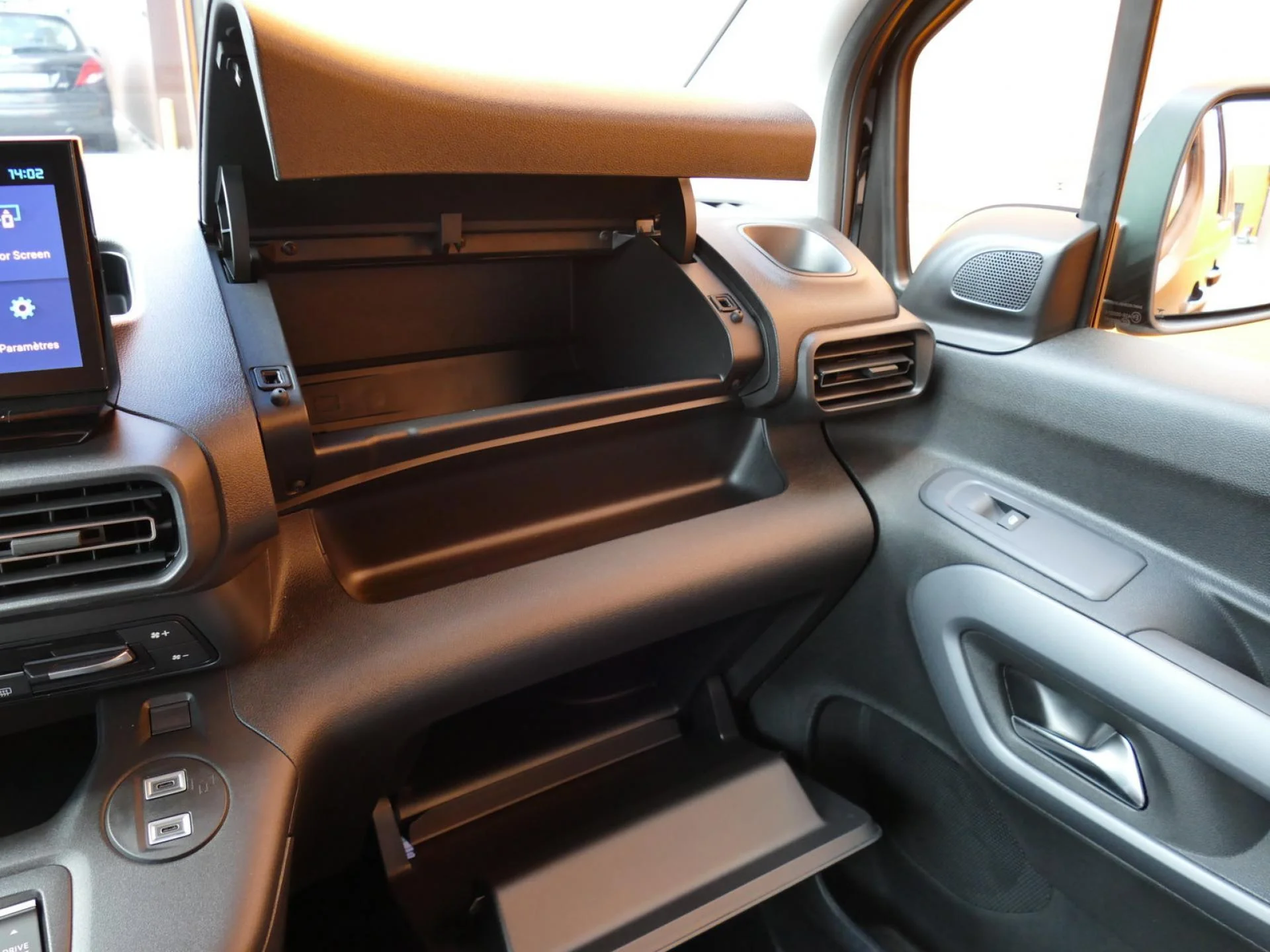 CITROEN BERLINGO - Miniature 20 sur 24 - Cliquer pour voir cette photo