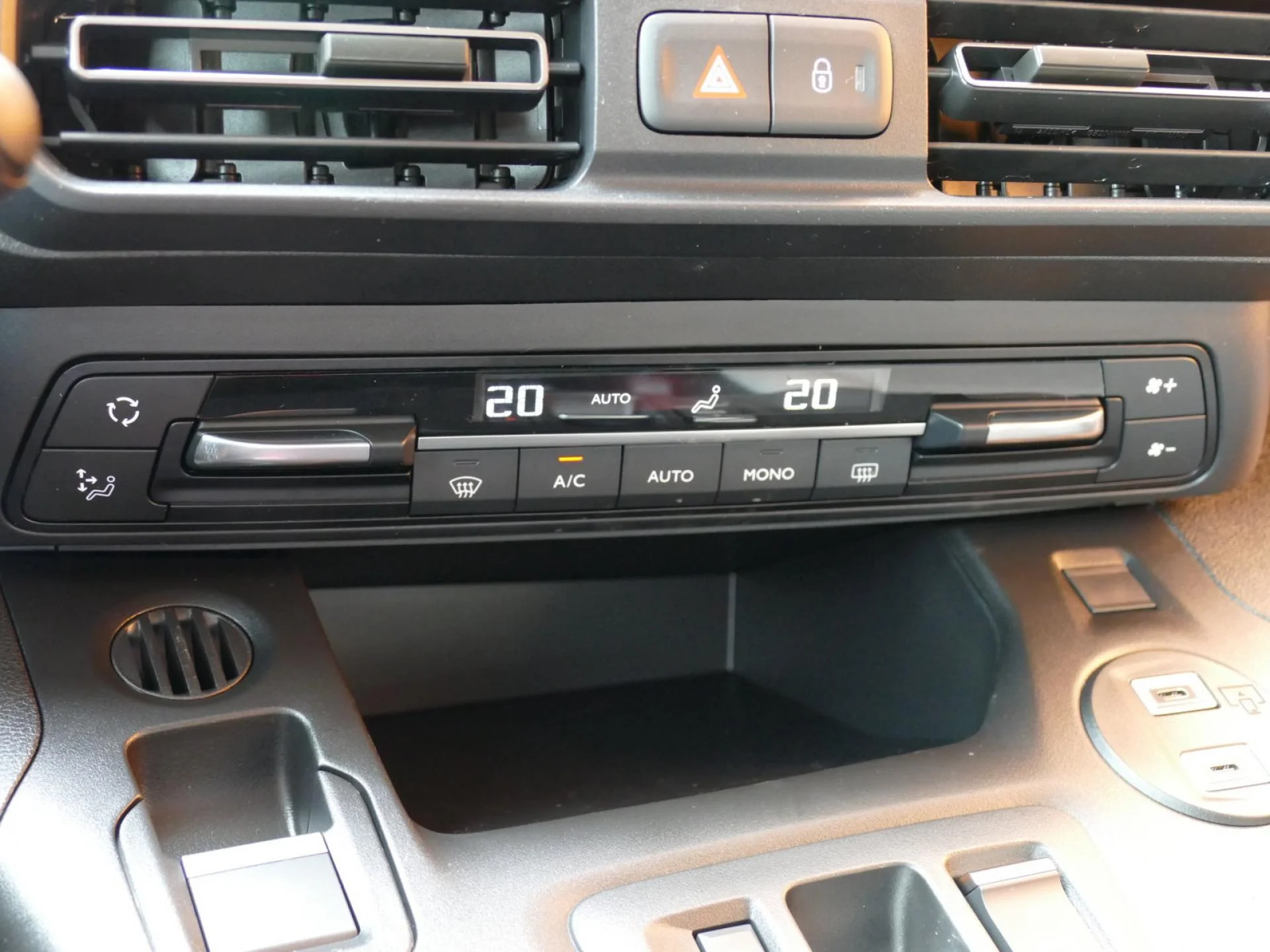 CITROEN BERLINGO - Miniature 15 sur 33 - Cliquer pour voir cette photo