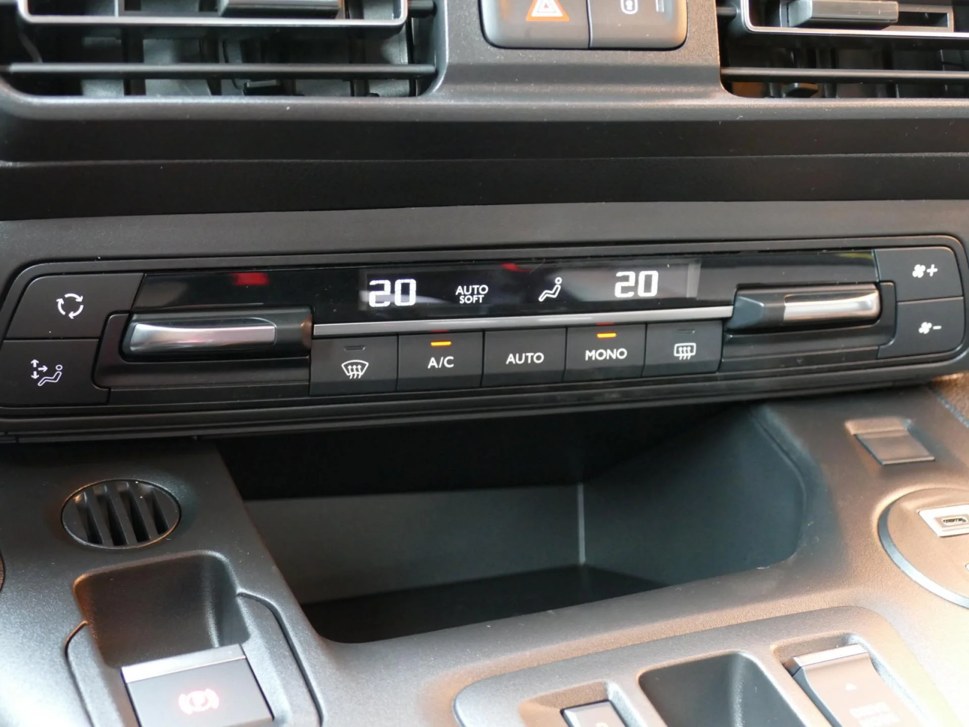 CITROEN BERLINGO - Miniature 14 sur 31 - Cliquer pour voir cette photo