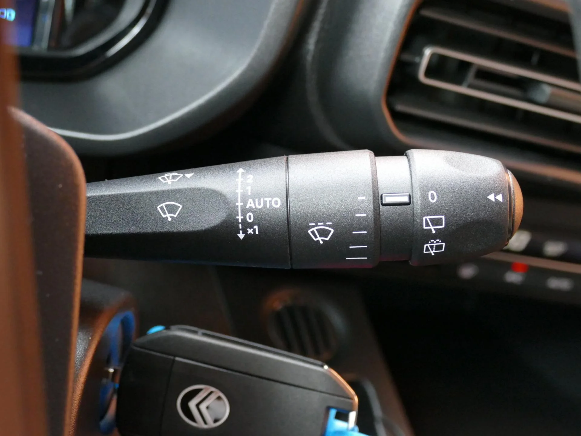 CITROEN BERLINGO - Miniature 24 sur 31 - Cliquer pour voir cette photo