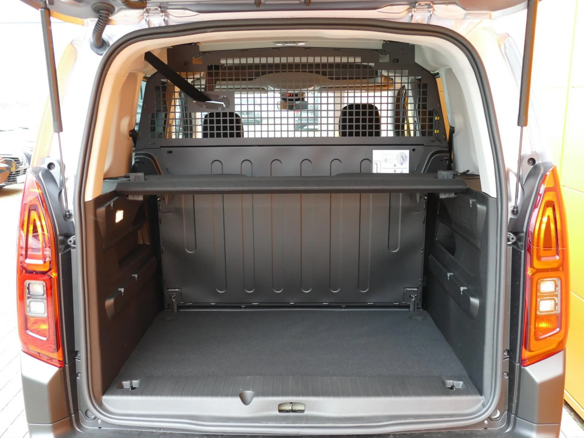 CITROEN BERLINGO - Miniature 8 sur 31 - Cliquer pour voir cette photo