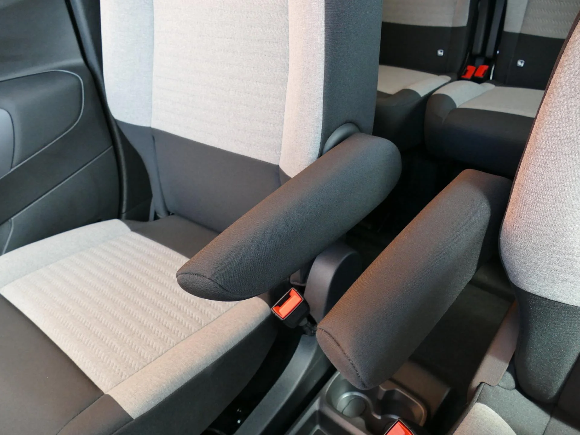 CITROEN BERLINGO - Miniature 22 sur 28 - Cliquer pour voir cette photo