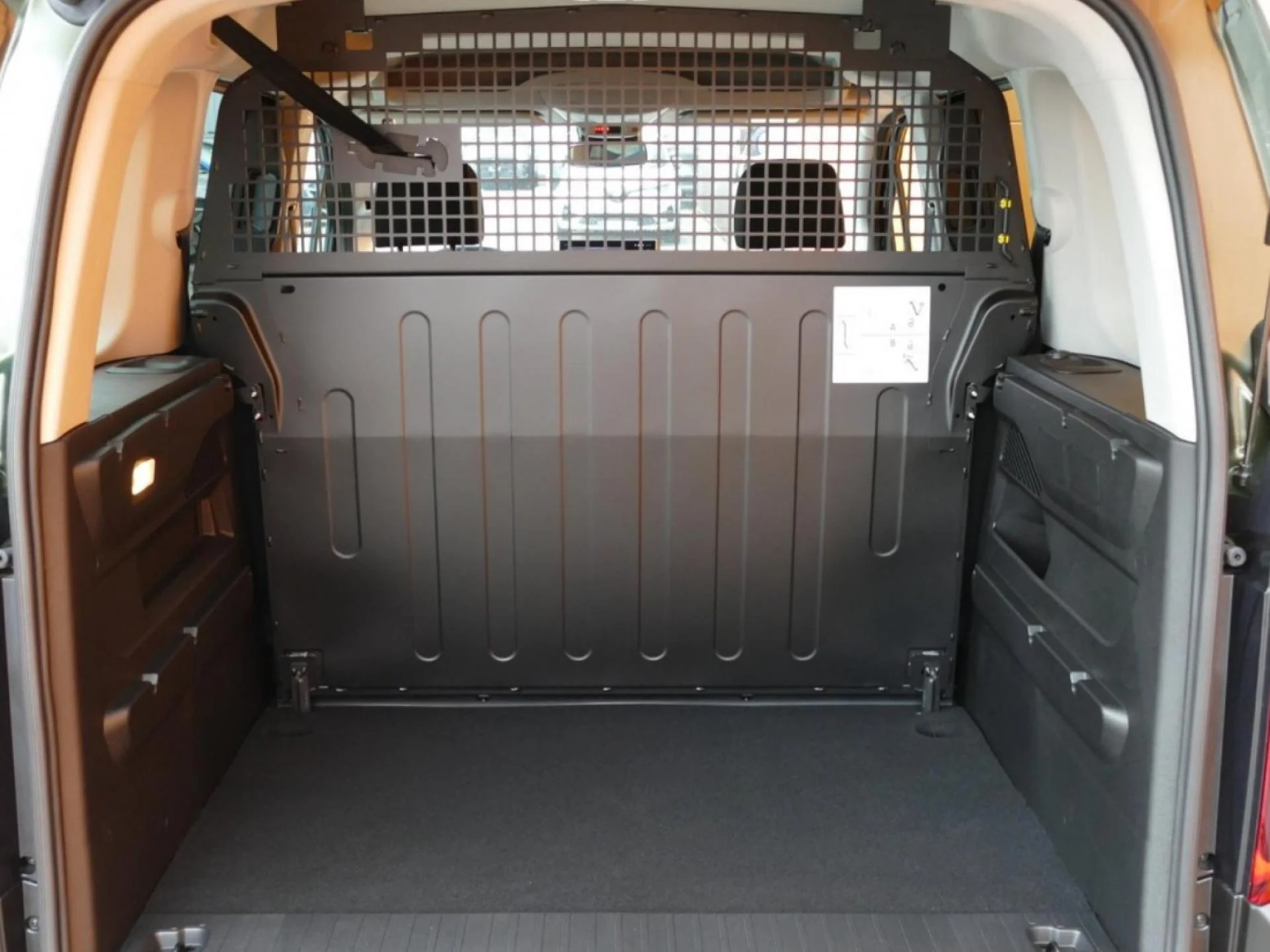 CITROEN BERLINGO - Miniature 8 sur 32 - Cliquer pour voir cette photo