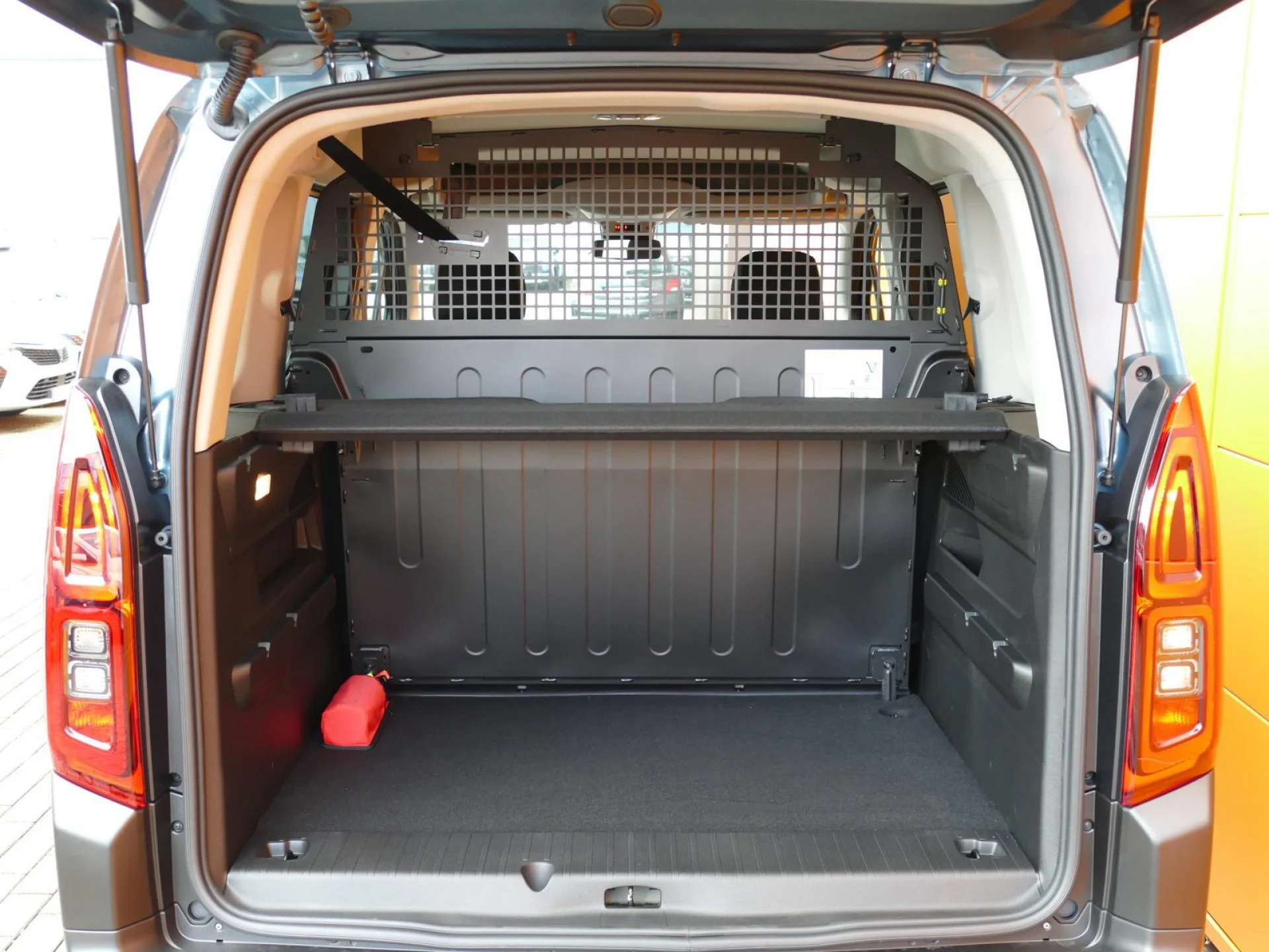 CITROEN BERLINGO - Miniature 8 sur 32 - Cliquer pour voir cette photo