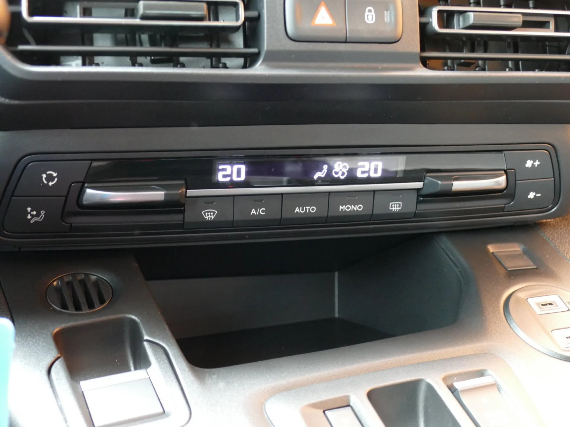 CITROEN BERLINGO - Miniature 14 sur 32 - Cliquer pour voir cette photo