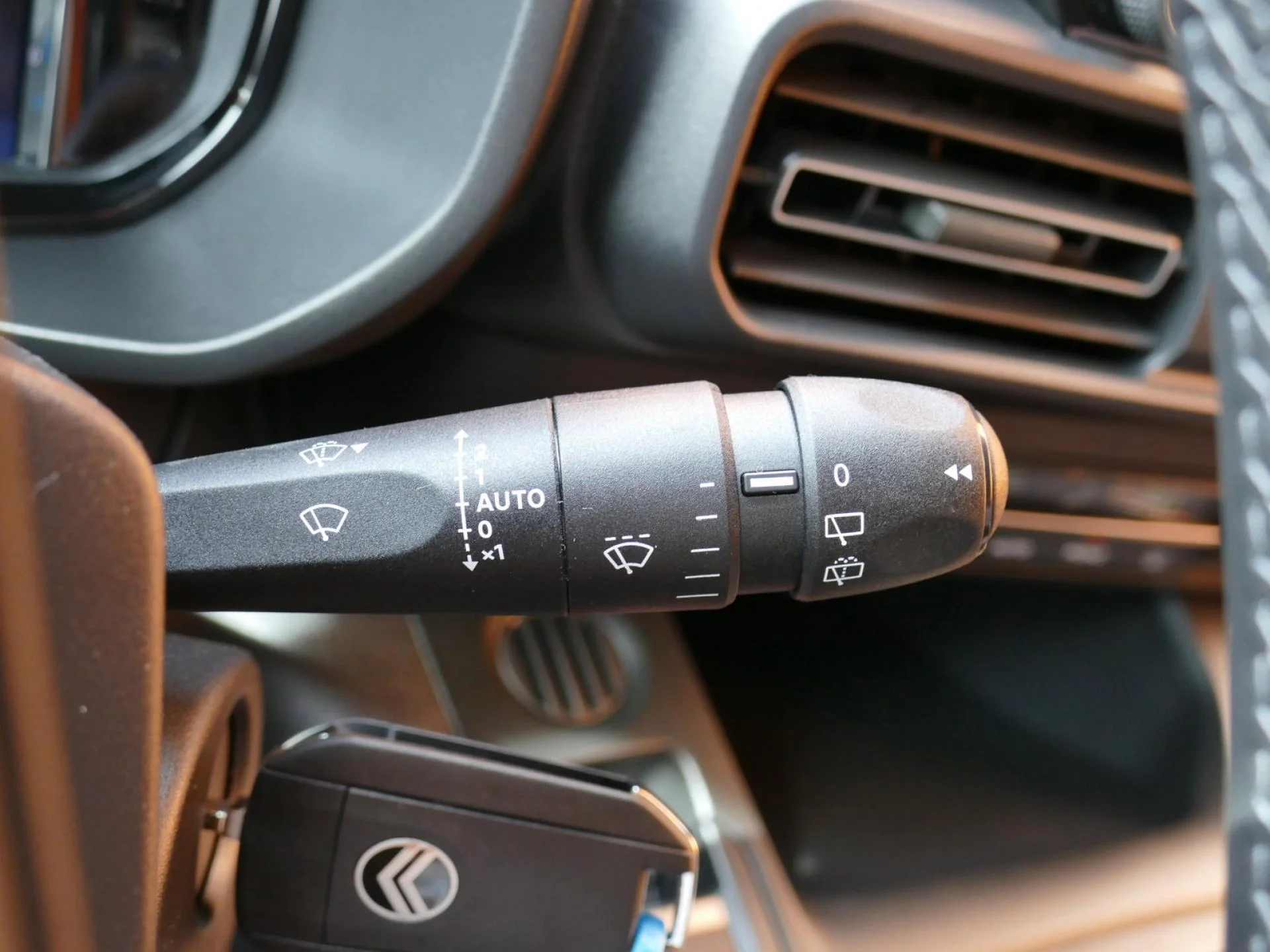 CITROEN BERLINGO - Miniature 25 sur 33 - Cliquer pour voir cette photo