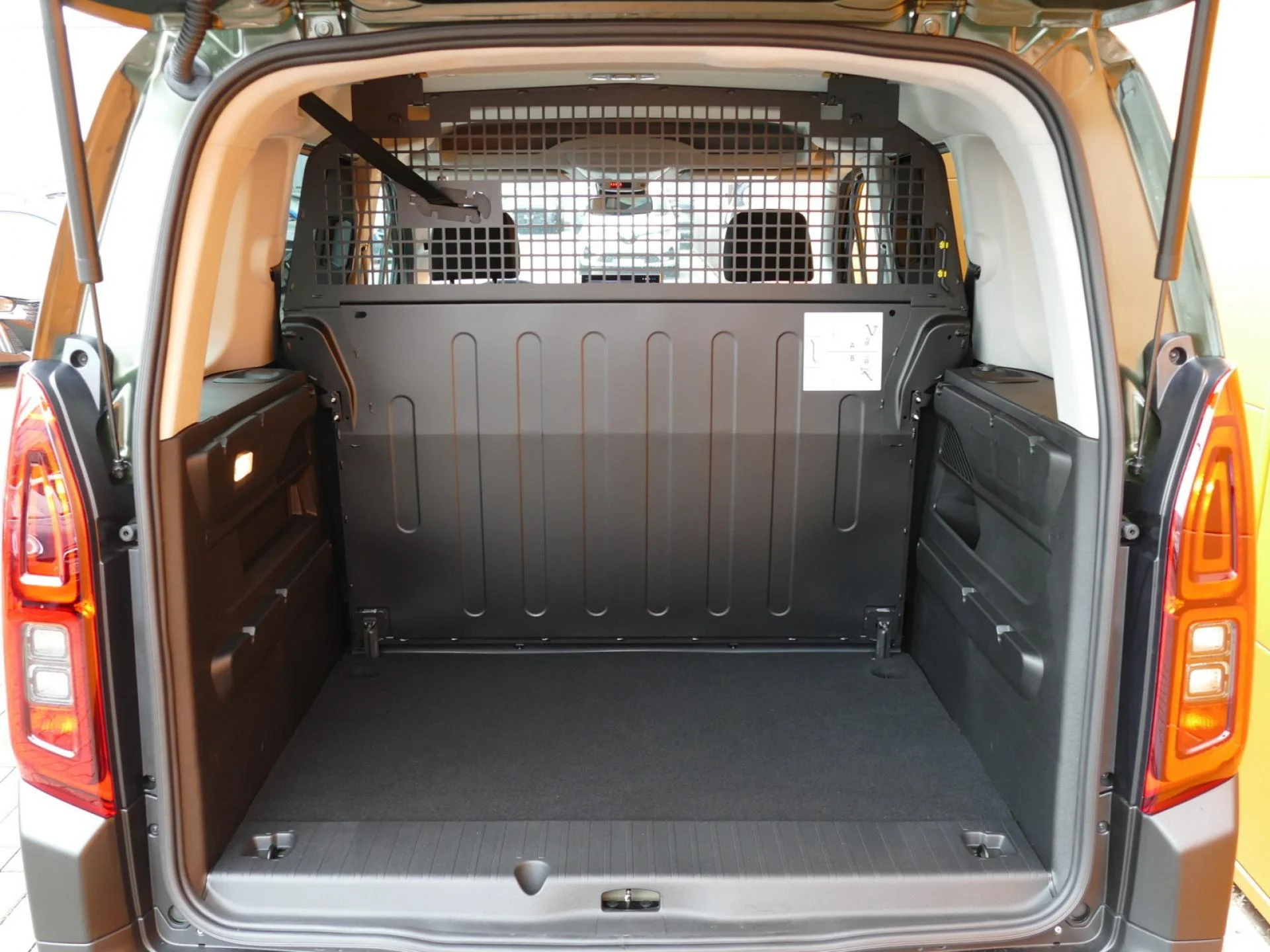 CITROEN BERLINGO - Miniature 8 sur 33 - Cliquer pour voir cette photo