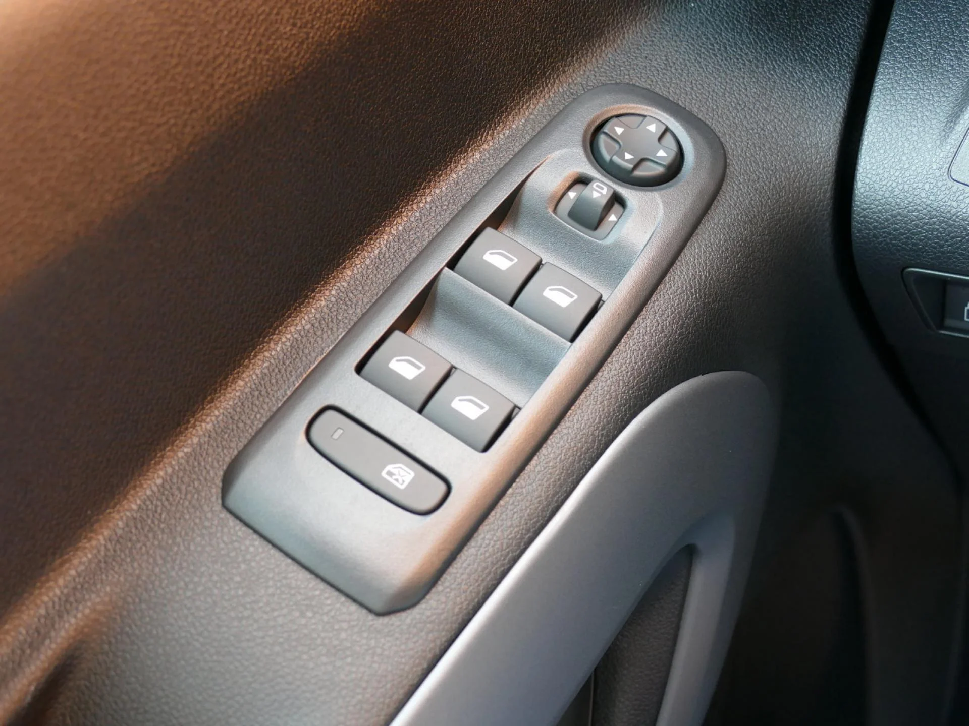 CITROEN BERLINGO - Miniature 23 sur 33 - Cliquer pour voir cette photo