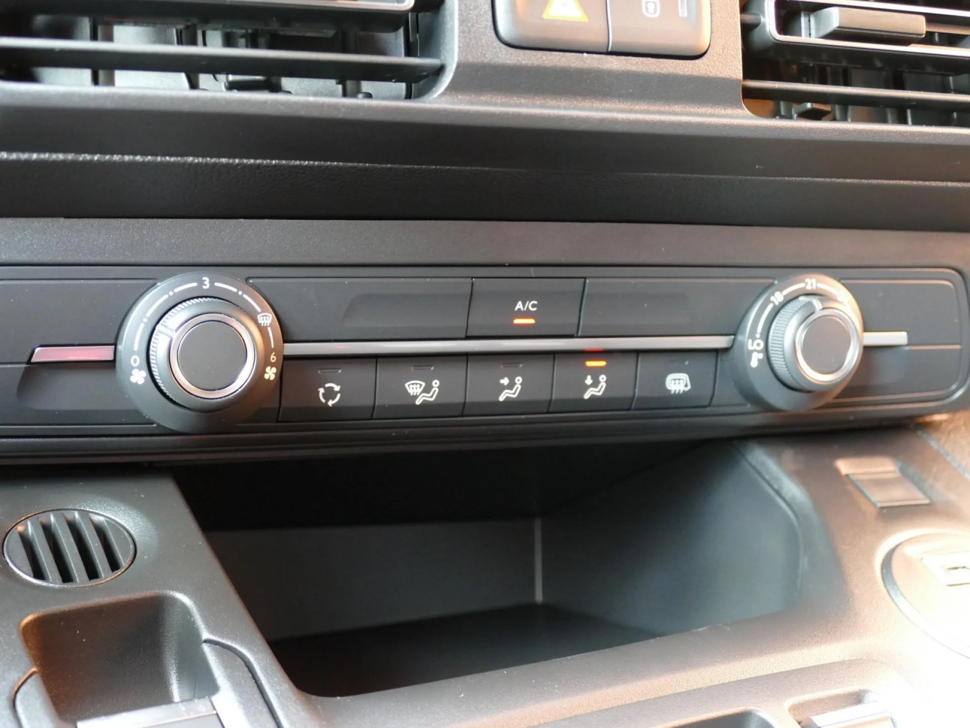 CITROEN BERLINGO - Miniature 15 sur 32 - Cliquer pour voir cette photo