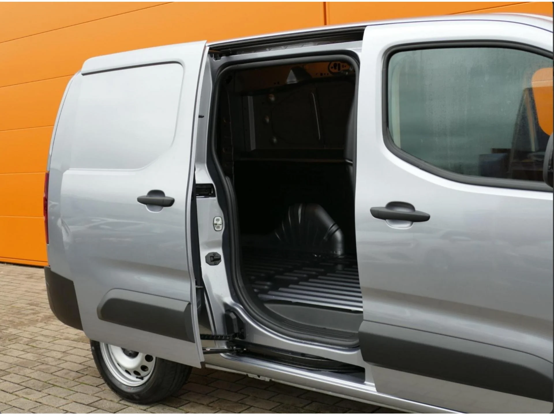 CITROEN BERLINGO - Miniature 24 sur 32 - Cliquer pour voir cette photo
