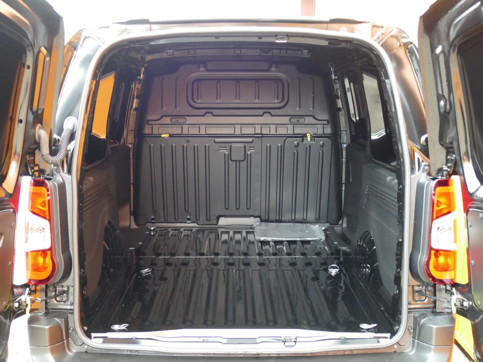 CITROEN BERLINGO - Miniature 8 sur 32 - Cliquer pour voir cette photo