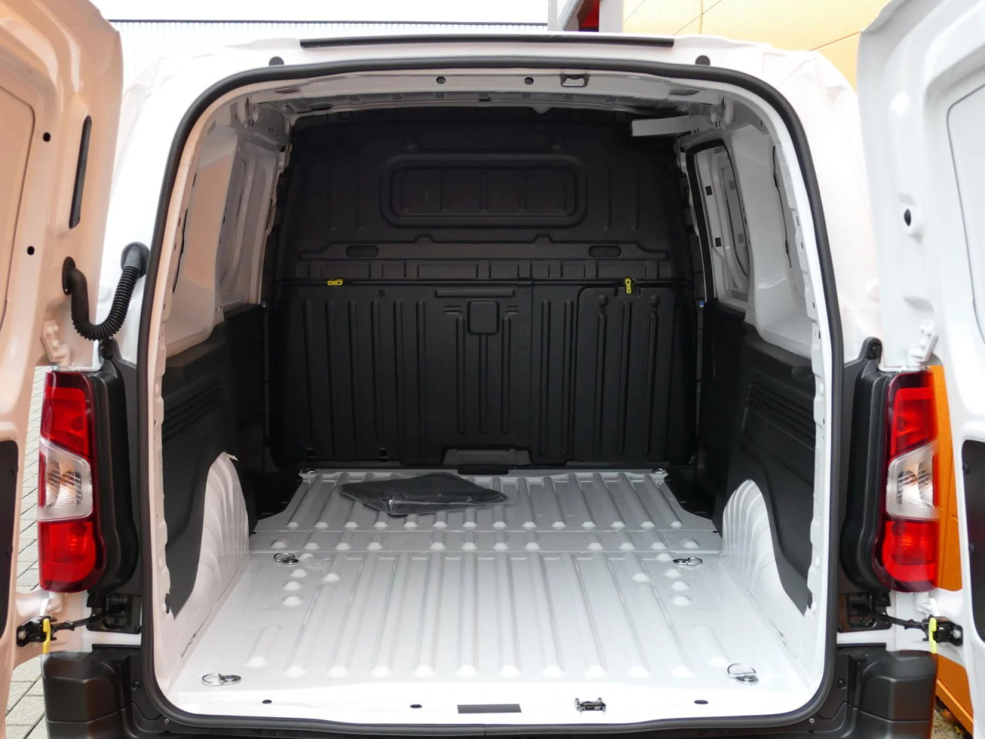 CITROEN BERLINGO - Miniature 8 sur 32 - Cliquer pour voir cette photo