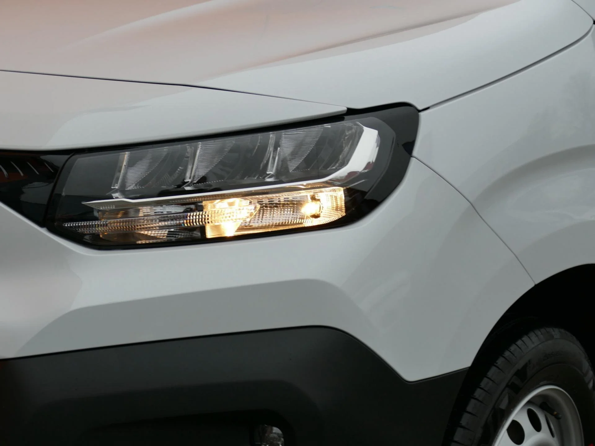 CITROEN BERLINGO - Miniature 29 sur 32 - Cliquer pour voir cette photo