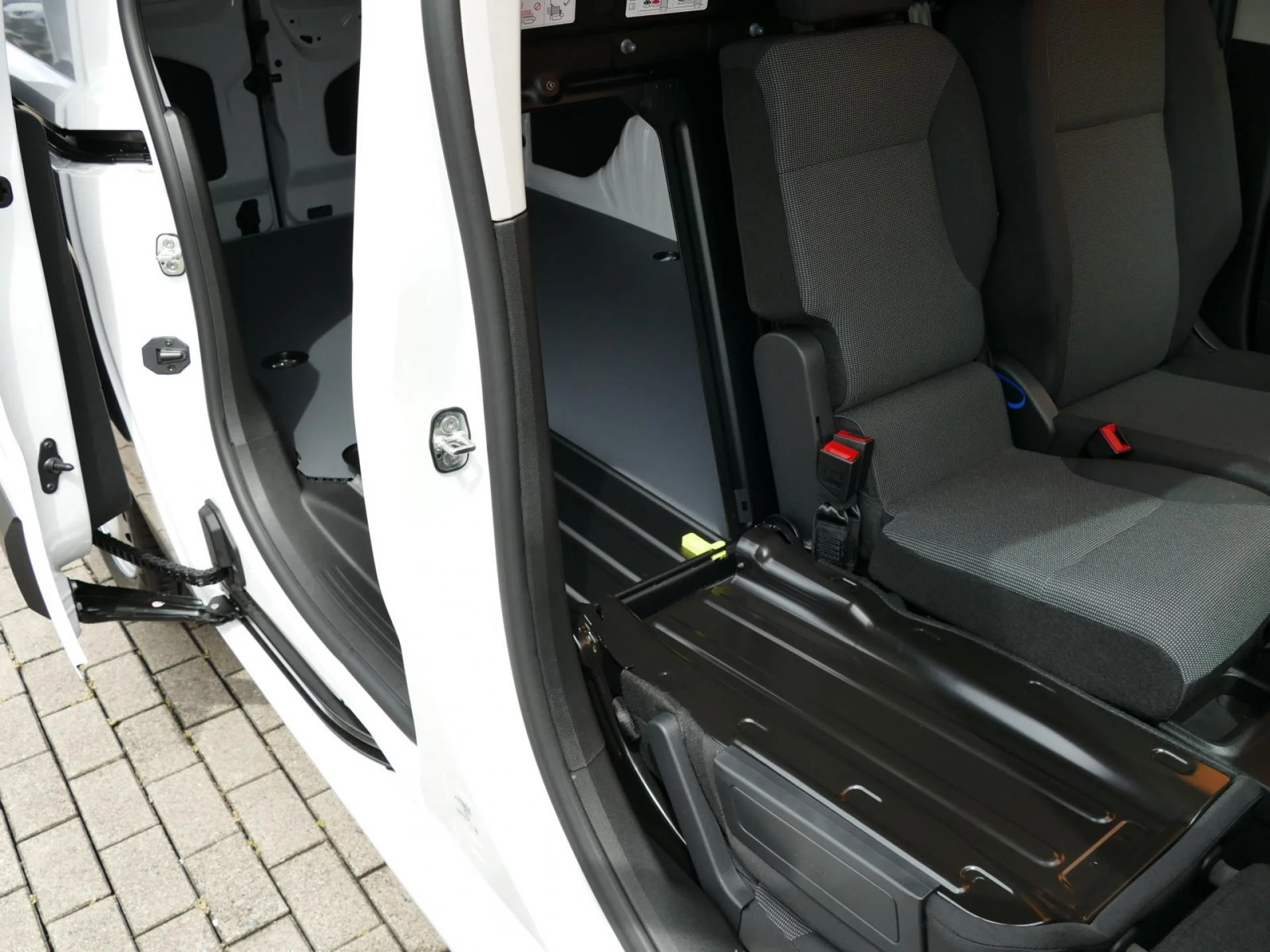 CITROEN BERLINGO - Miniature 21 sur 33 - Cliquer pour voir cette photo
