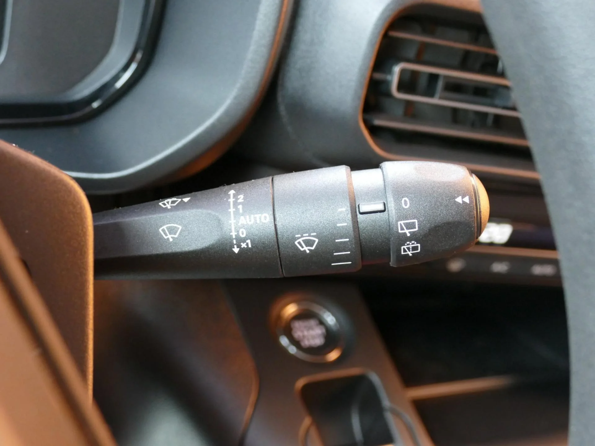CITROEN BERLINGO - Miniature 26 sur 33 - Cliquer pour voir cette photo