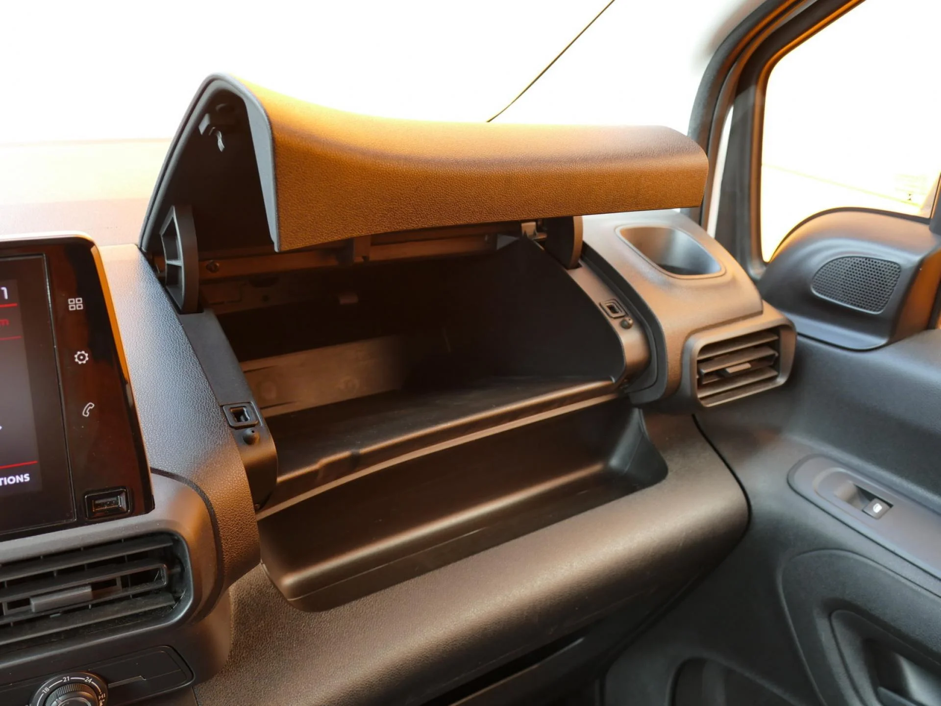 CITROEN BERLINGO - Miniature 20 sur 30 - Cliquer pour voir cette photo