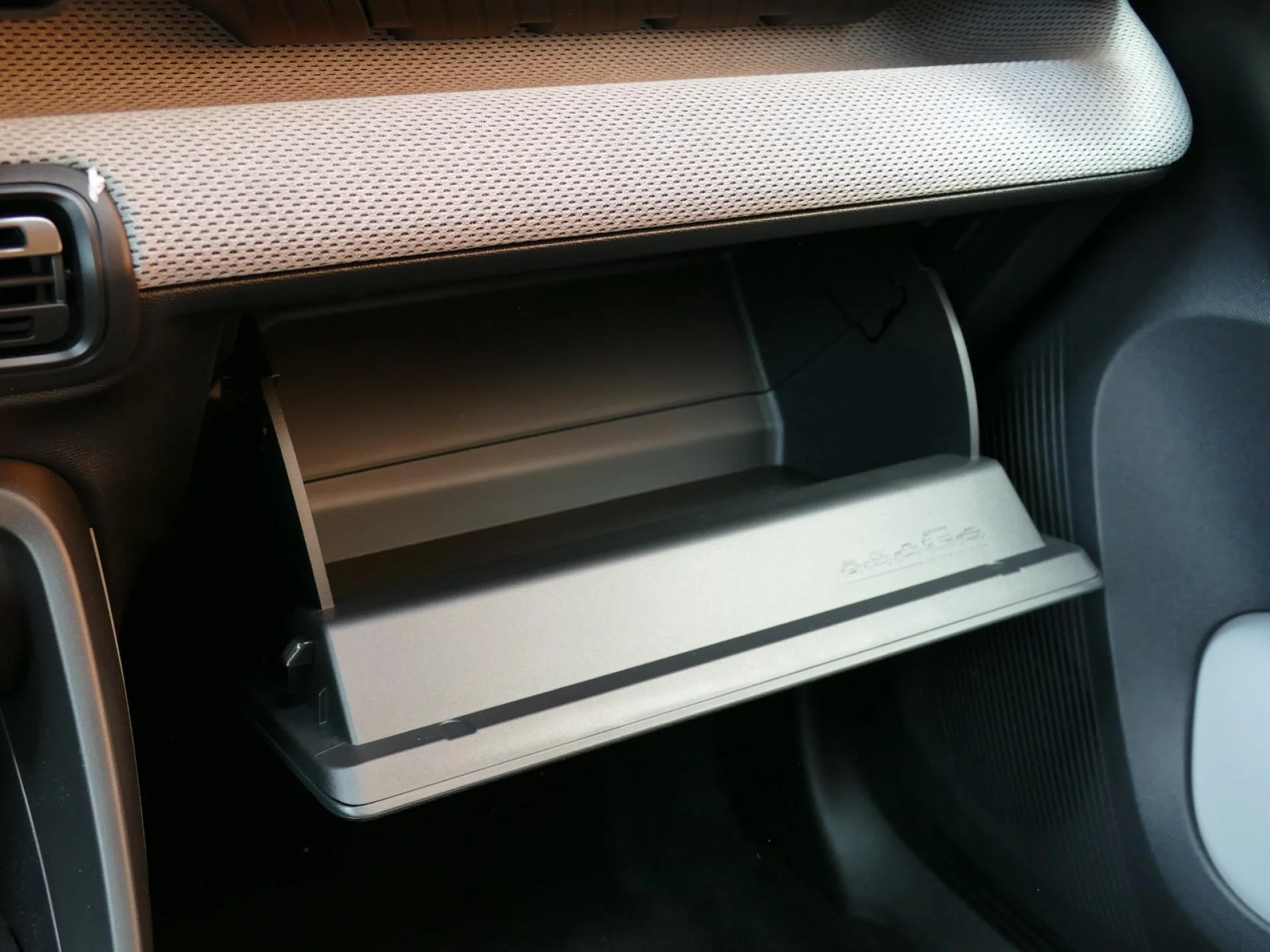 CITROEN C3 - Miniature 21 sur 31 - Cliquer pour voir cette photo