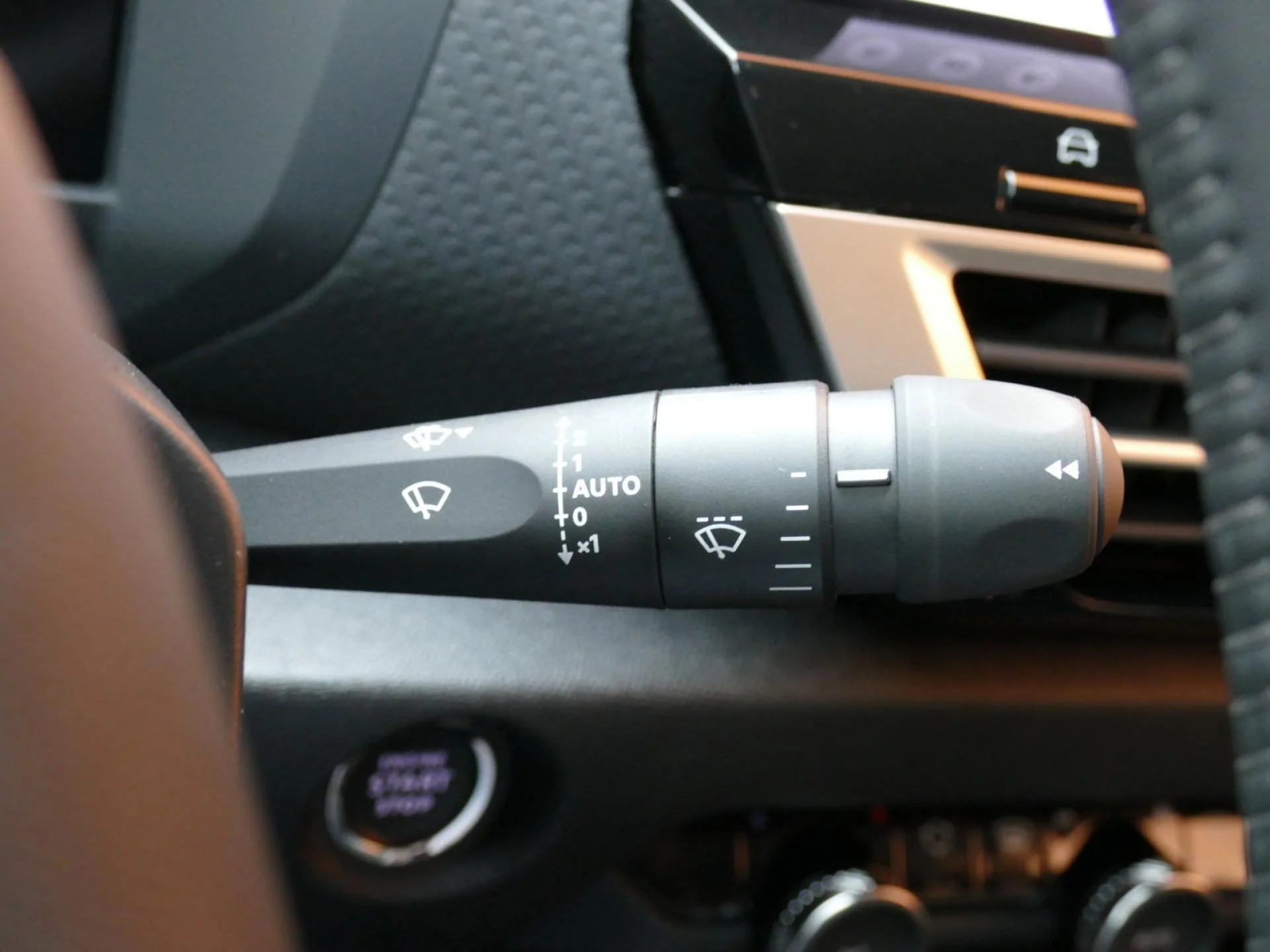 CITROEN C4 - Miniature 24 sur 31 - Cliquer pour voir cette photo