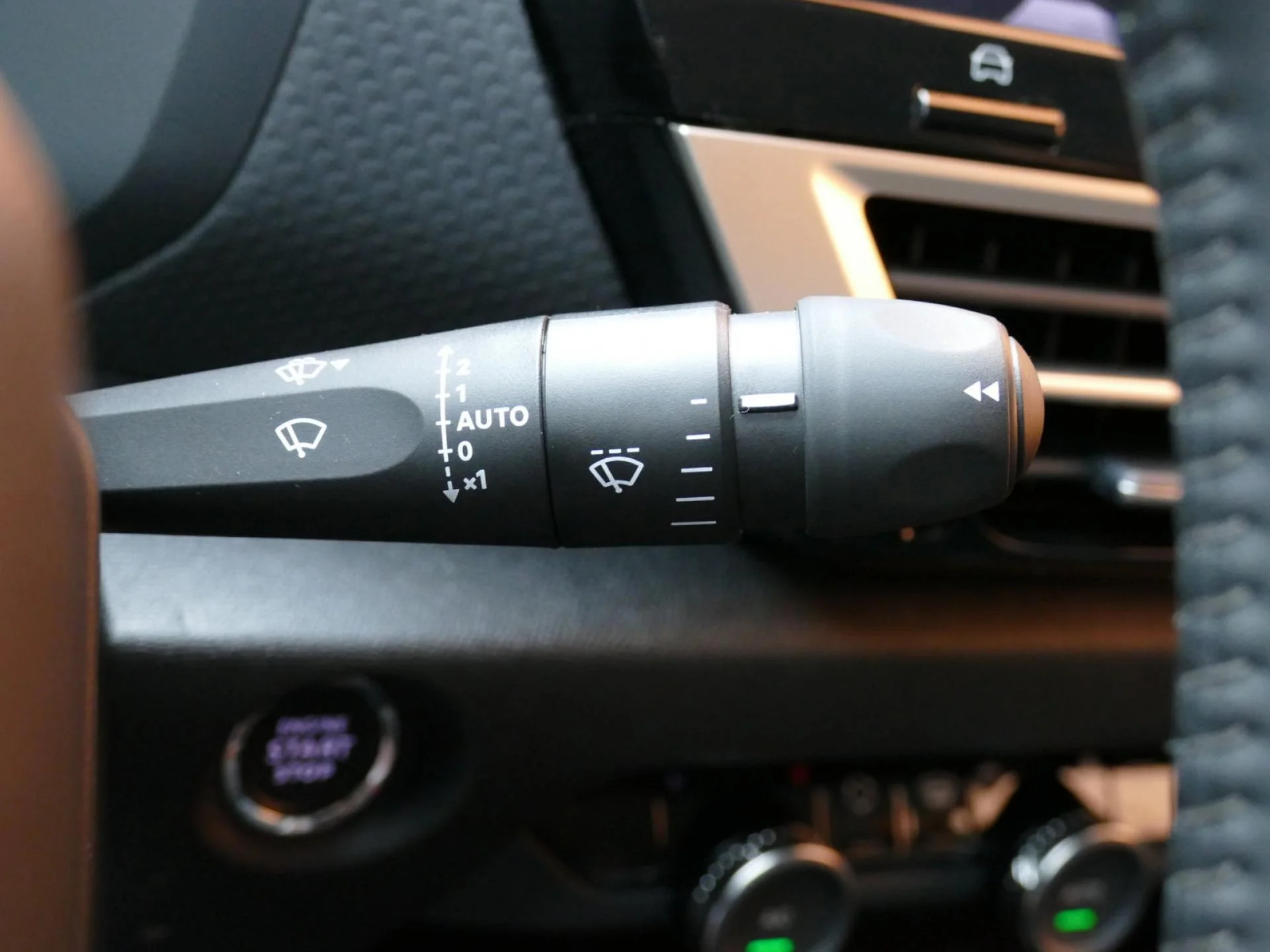 CITROEN C4 - Miniature 24 sur 32 - Cliquer pour voir cette photo