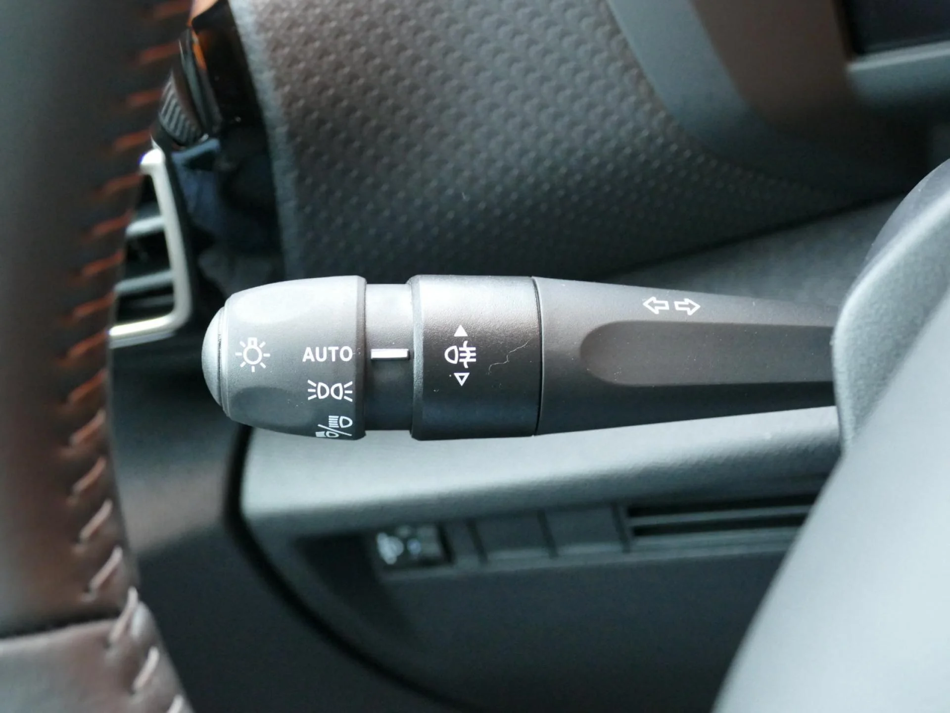 CITROEN C4 - Miniature 23 sur 32 - Cliquer pour voir cette photo