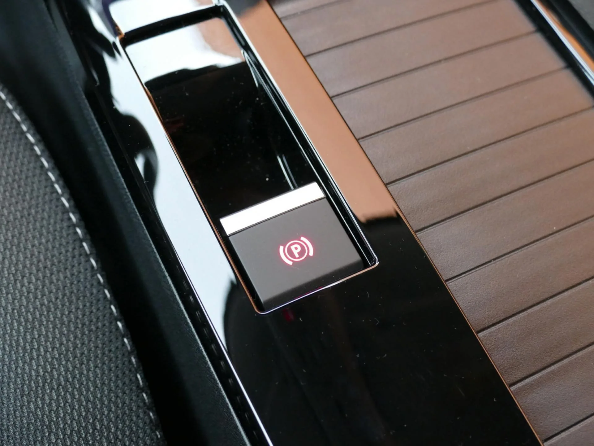 CITROEN C4 - Miniature 20 sur 24 - Cliquer pour voir cette photo