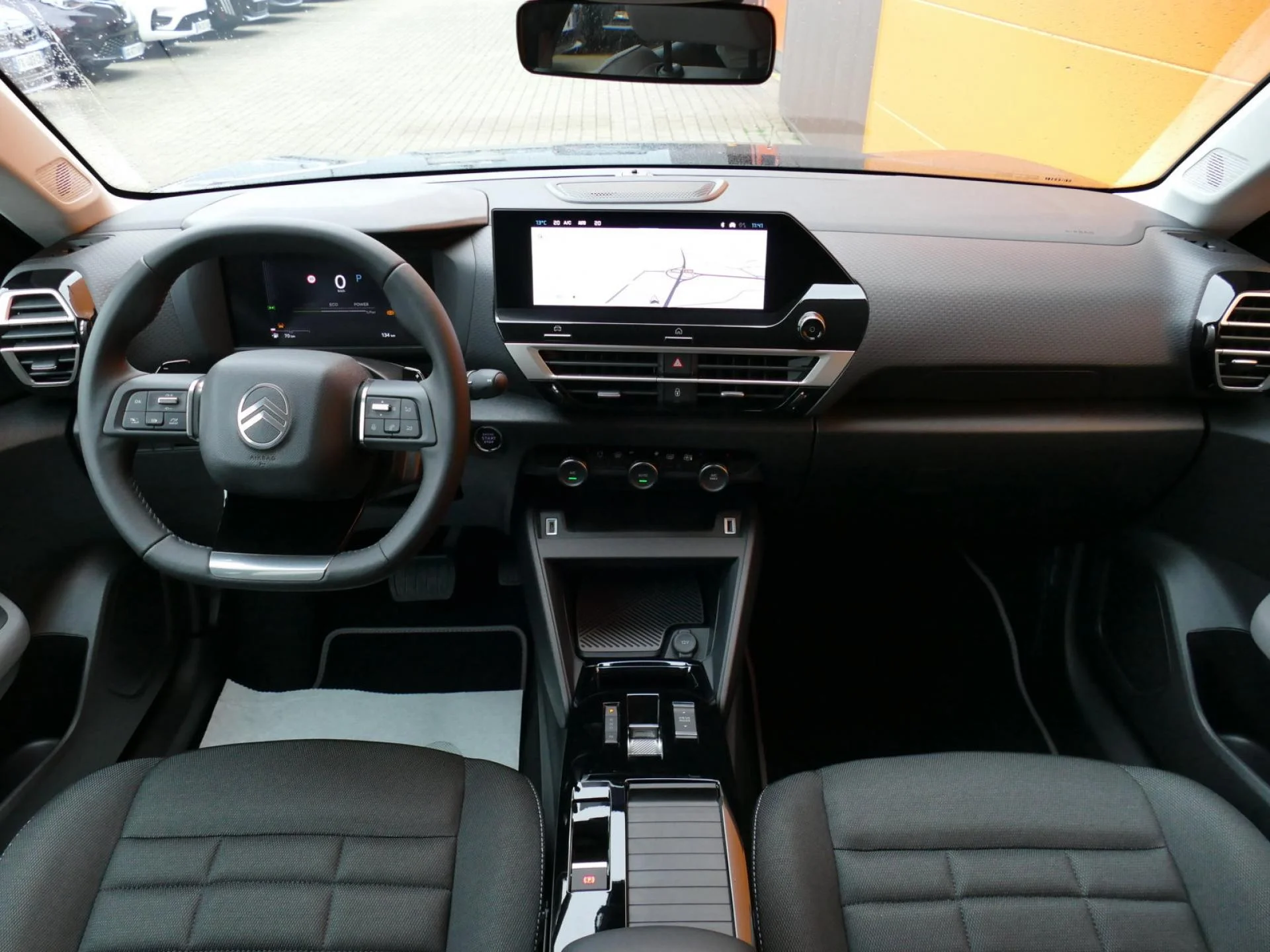 CITROEN C4 - Miniature 8 sur 24 - Cliquer pour voir cette photo