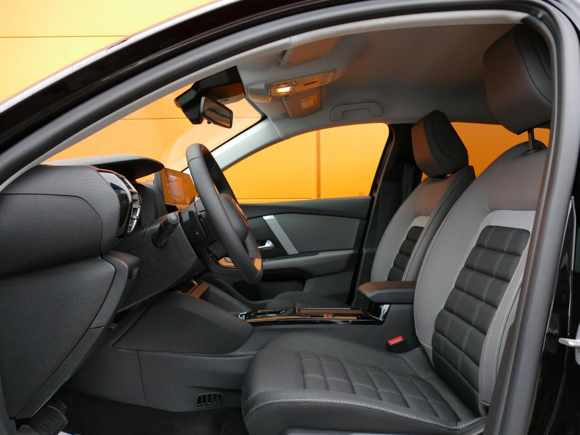 CITROEN C4 - Miniature 7 sur 32 - Cliquer pour voir cette photo