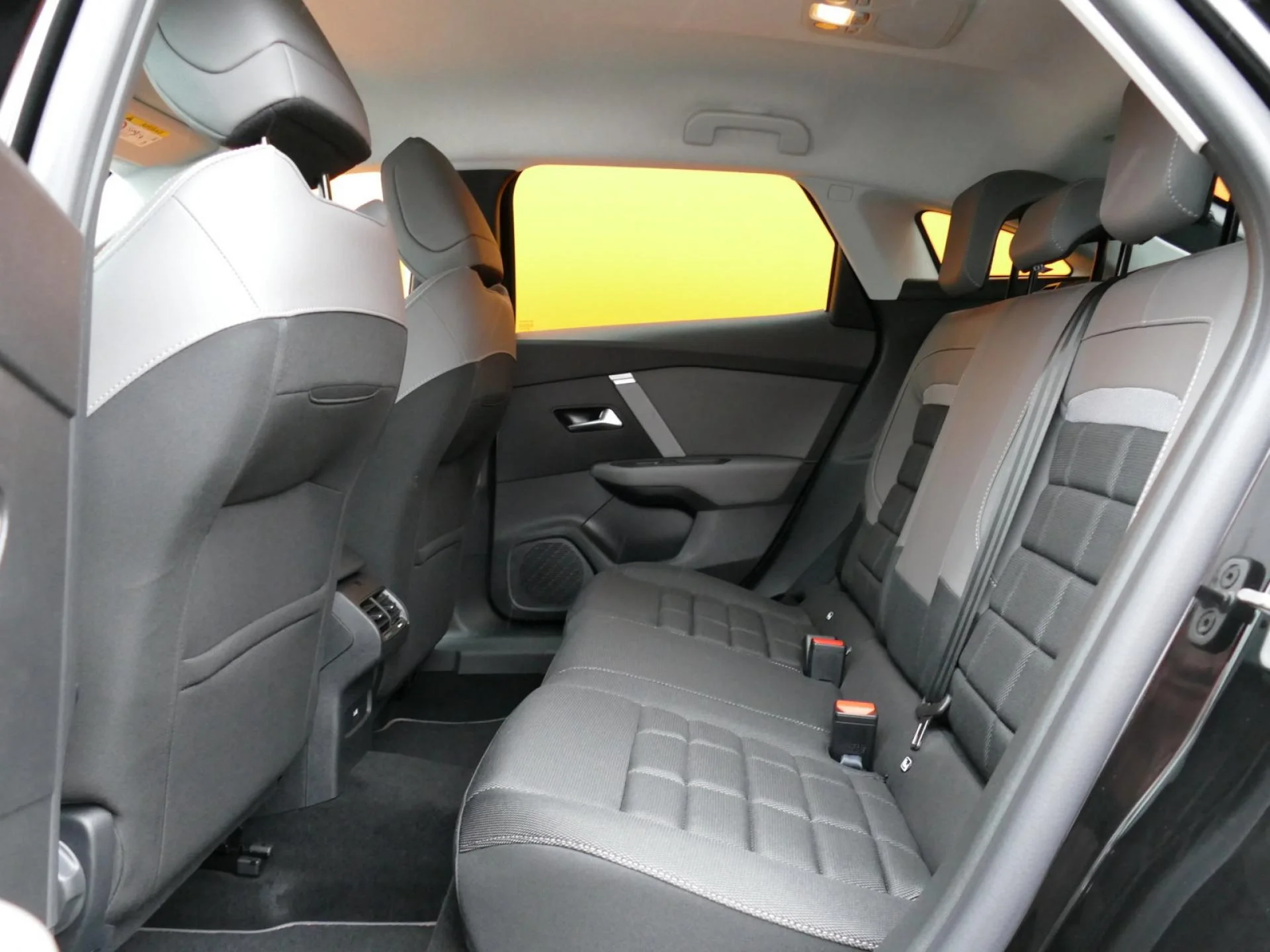 CITROEN C4 - Miniature 8 sur 32 - Cliquer pour voir cette photo