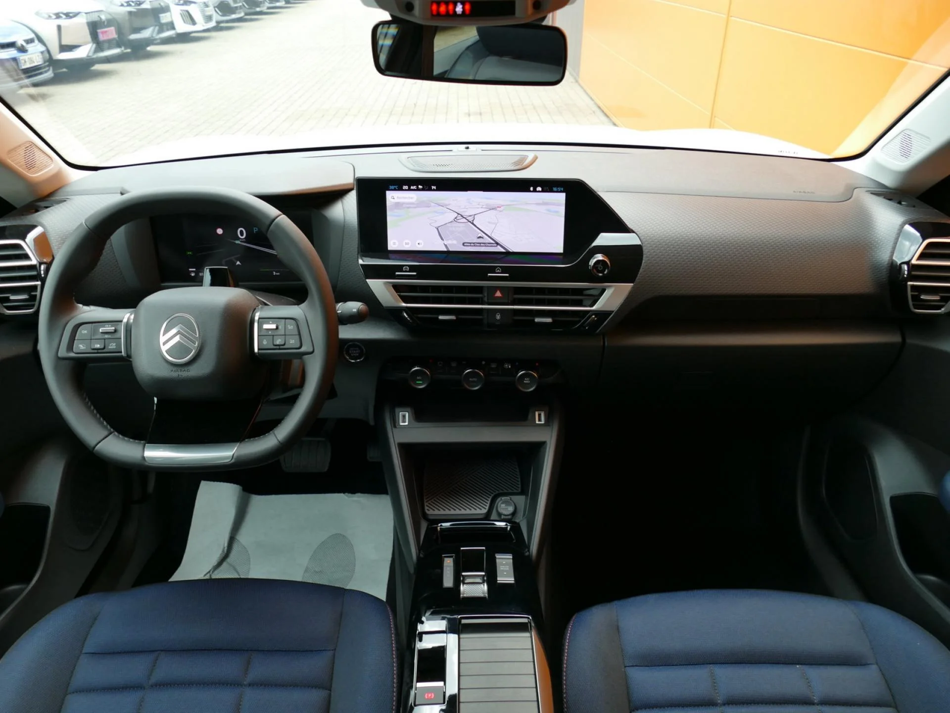 CITROEN C4 - Miniature 5 sur 32 - Cliquer pour voir cette photo